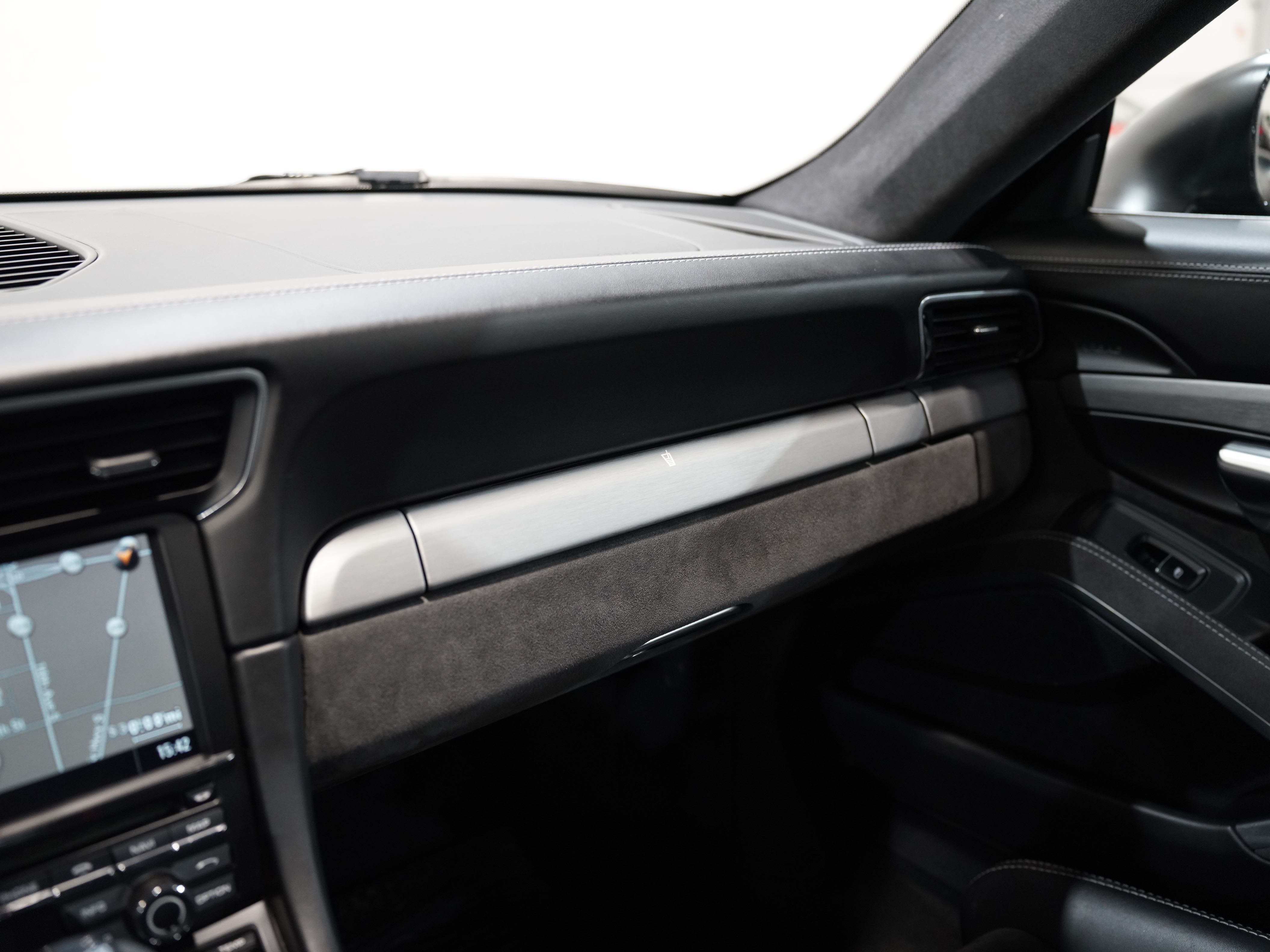 BLACK, 2015 PORSCHE 911 Image 46