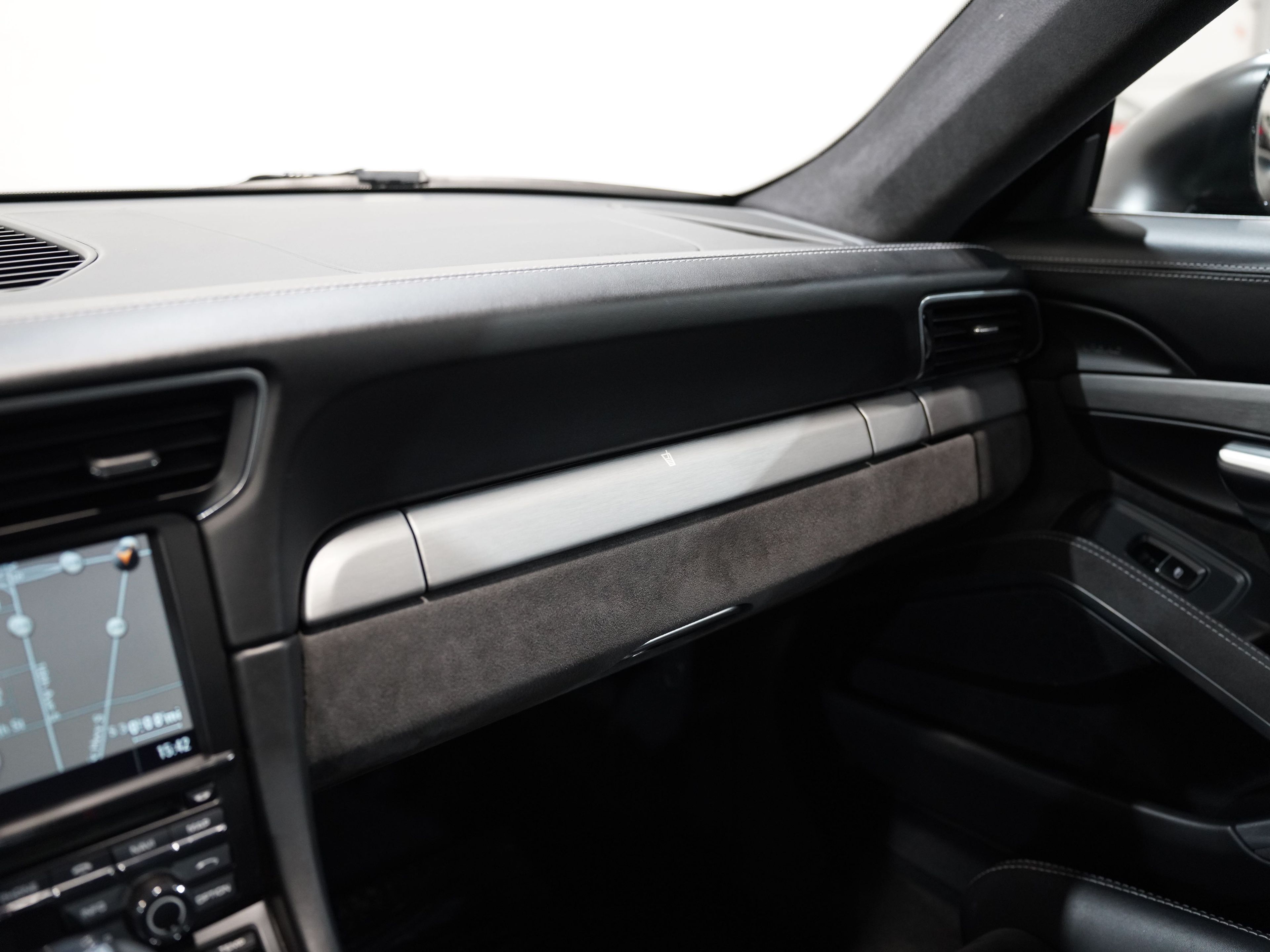 BLACK, 2015 PORSCHE 911 Image 46