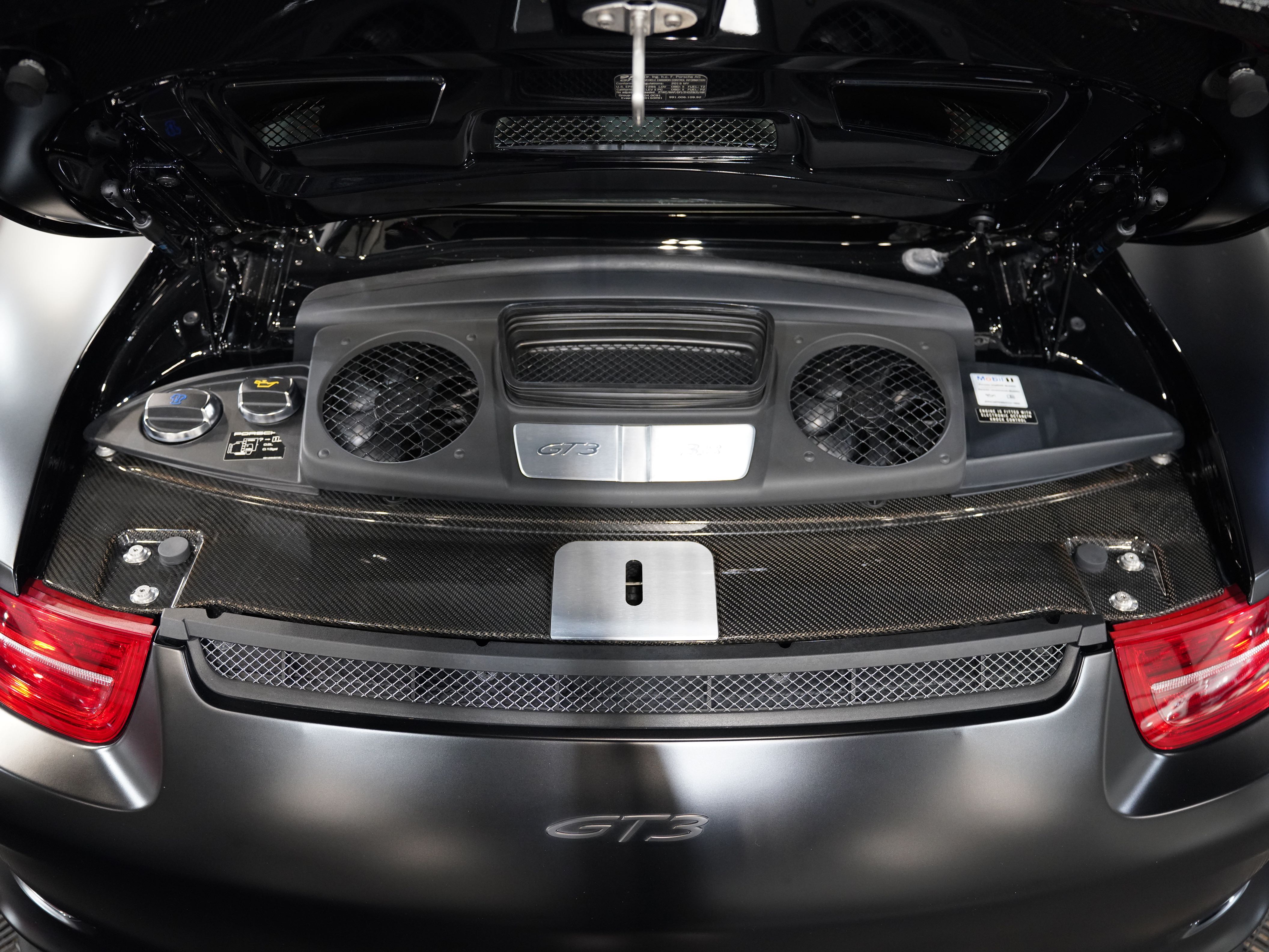 BLACK, 2015 PORSCHE 911 Image 52