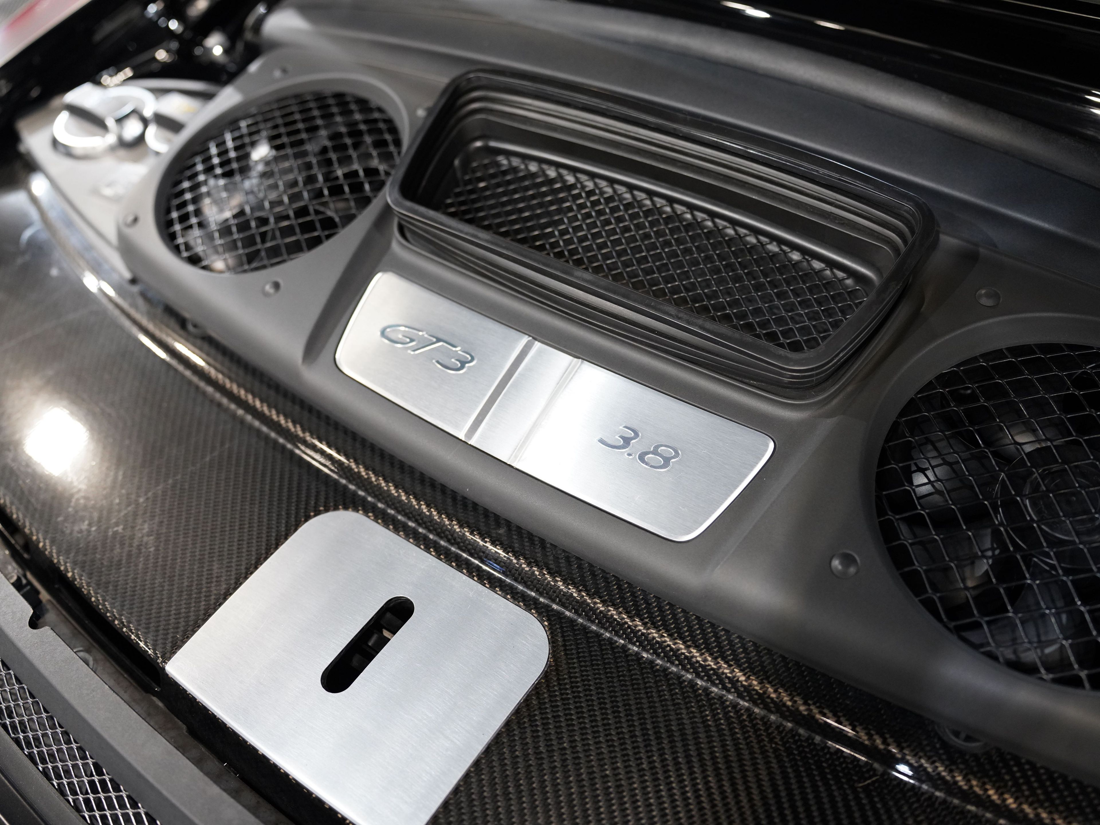 BLACK, 2015 PORSCHE 911 Image 54