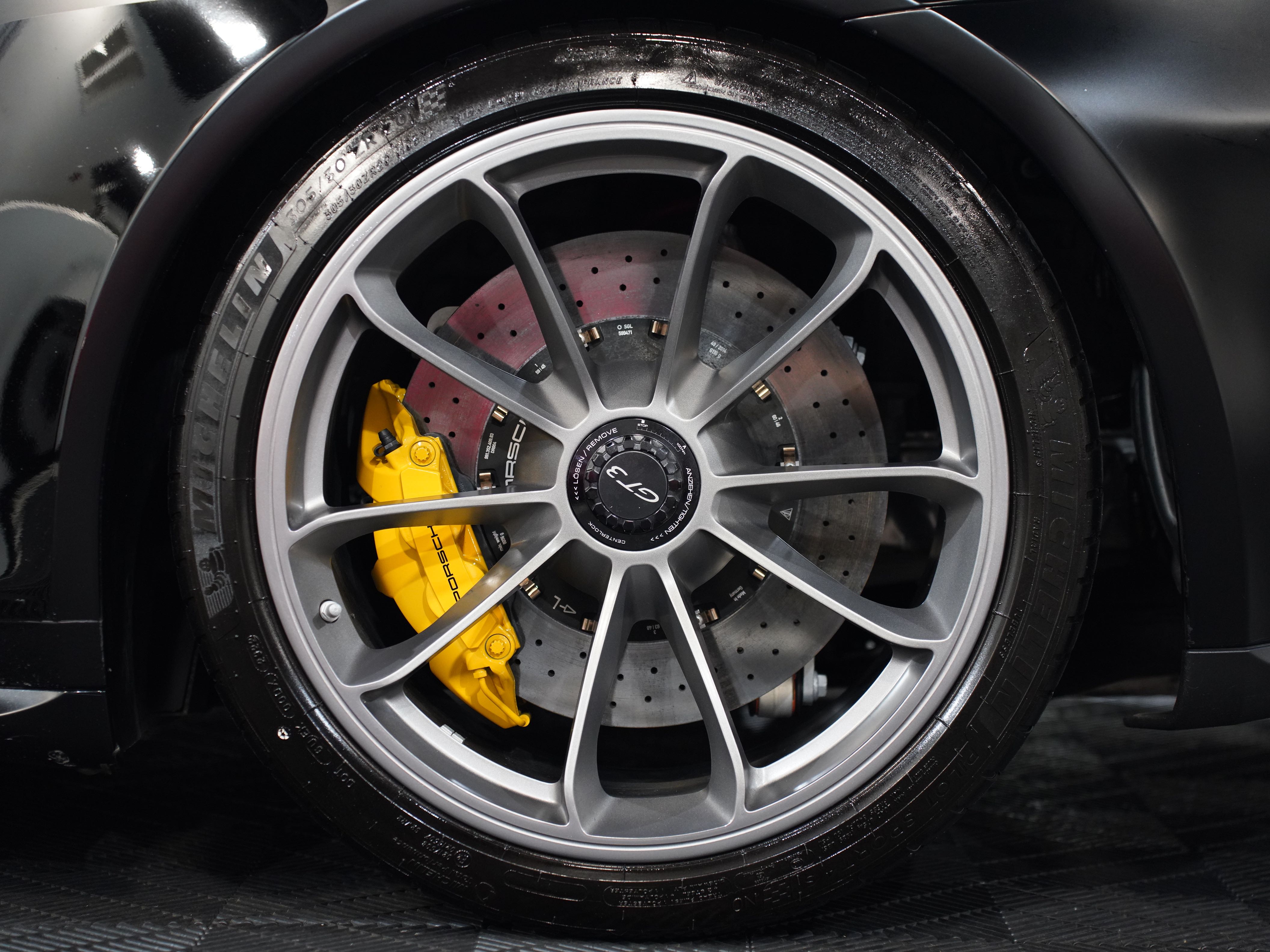 BLACK, 2015 PORSCHE 911 Image 55