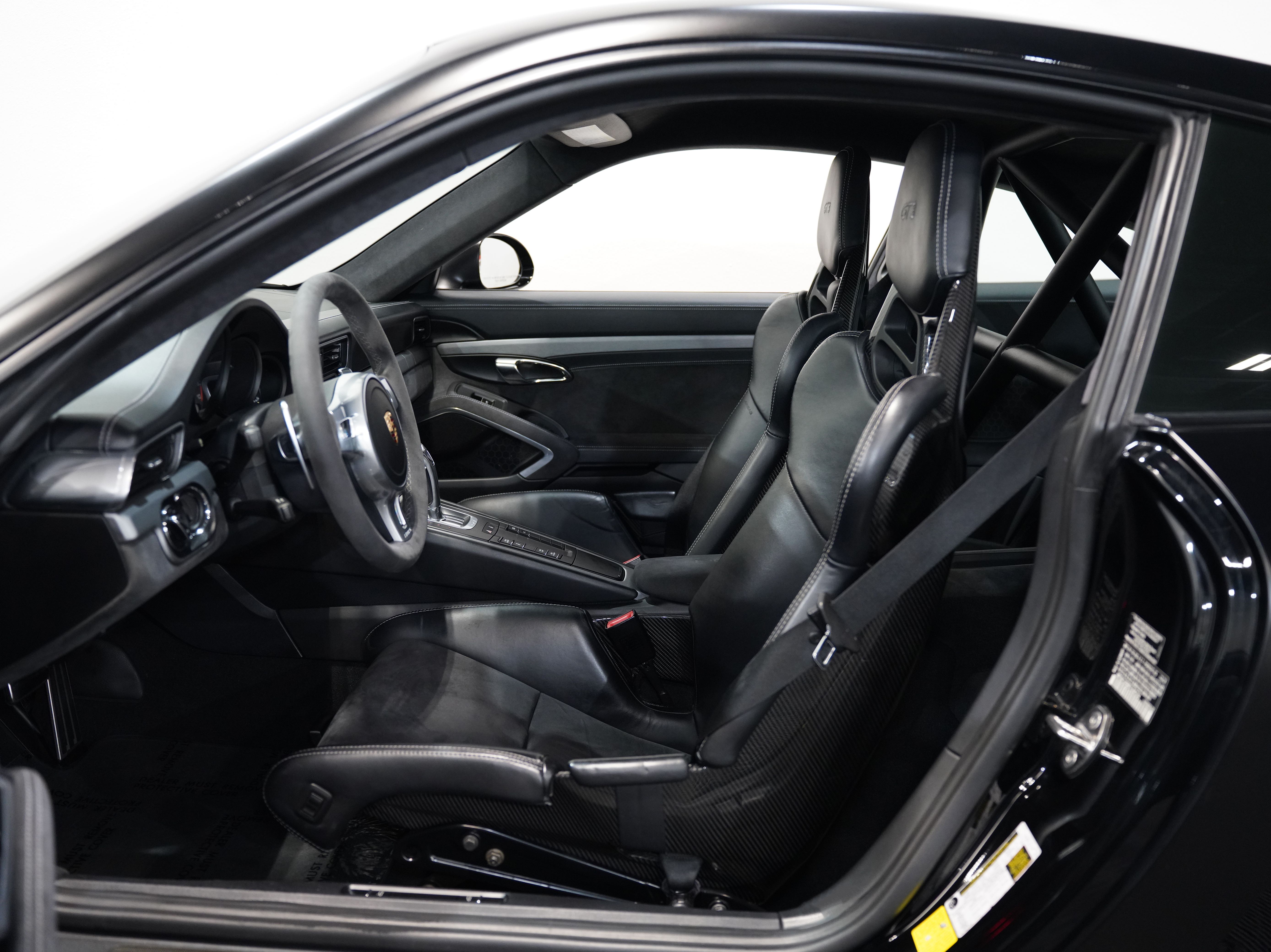 BLACK, 2015 PORSCHE 911 Image 33