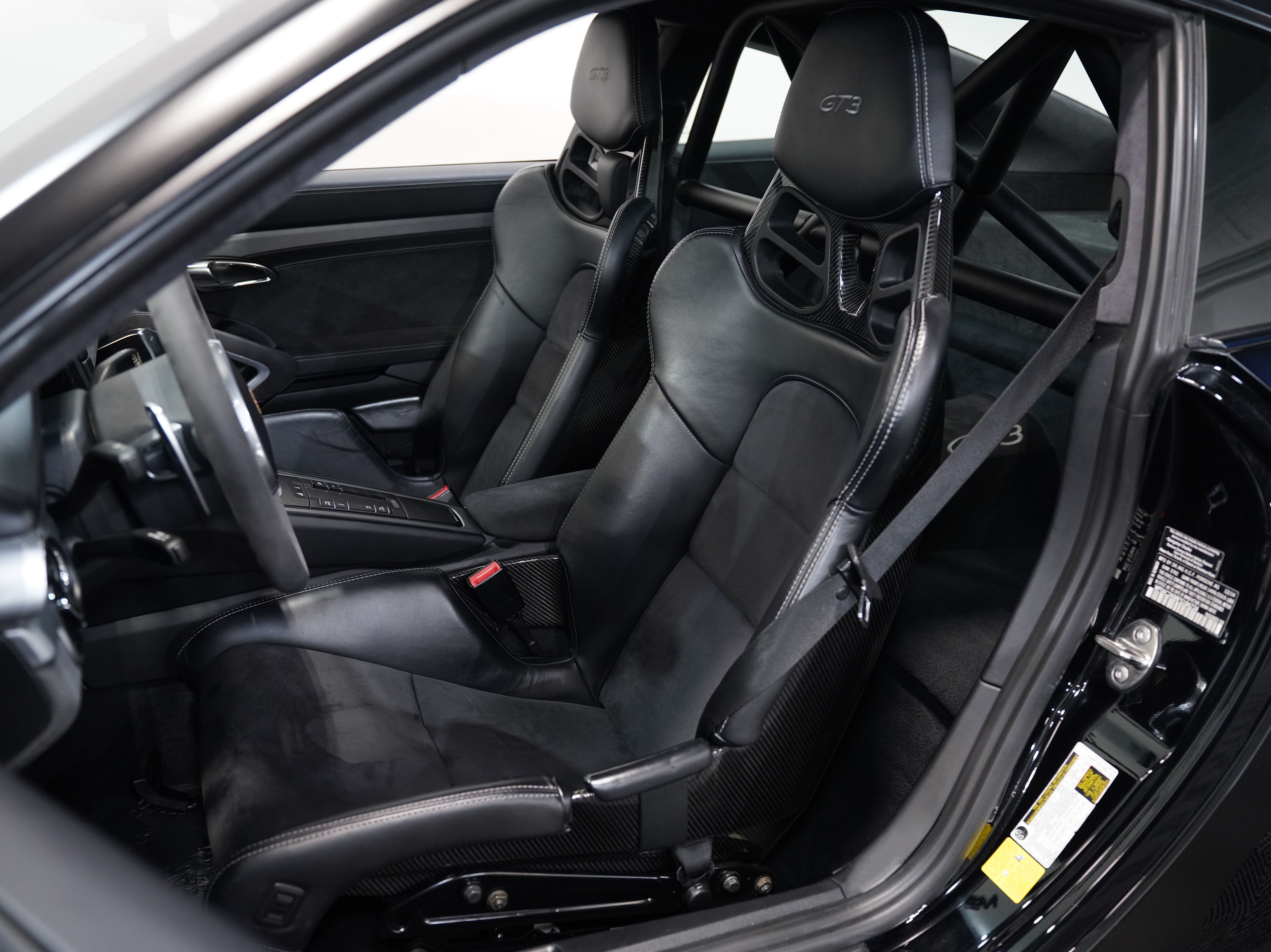 BLACK, 2015 PORSCHE 911 Image 32