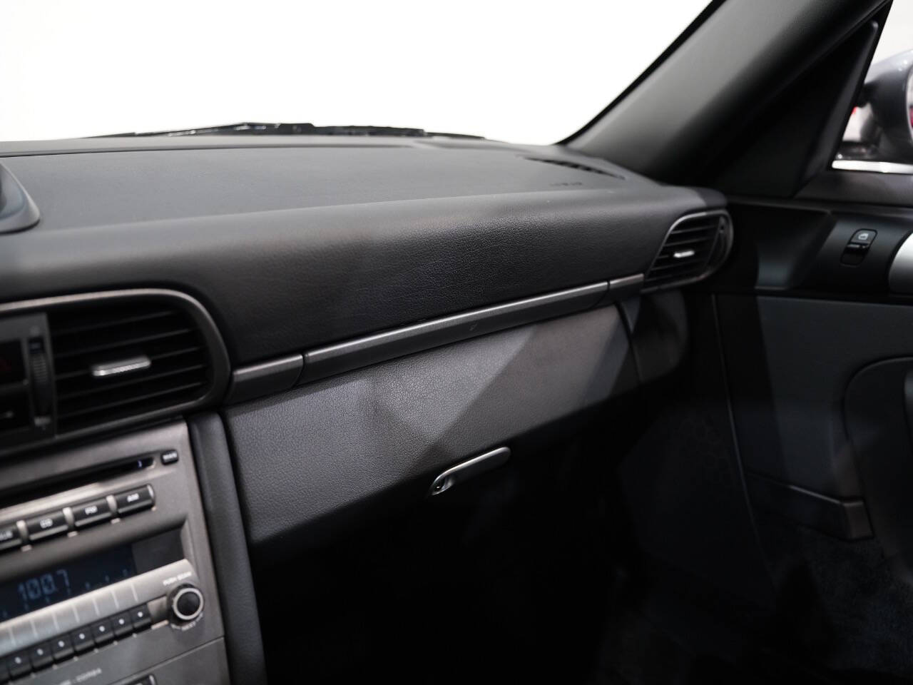 METEOR GREY METALLIC, 2007 PORSCHE 911 Image 40