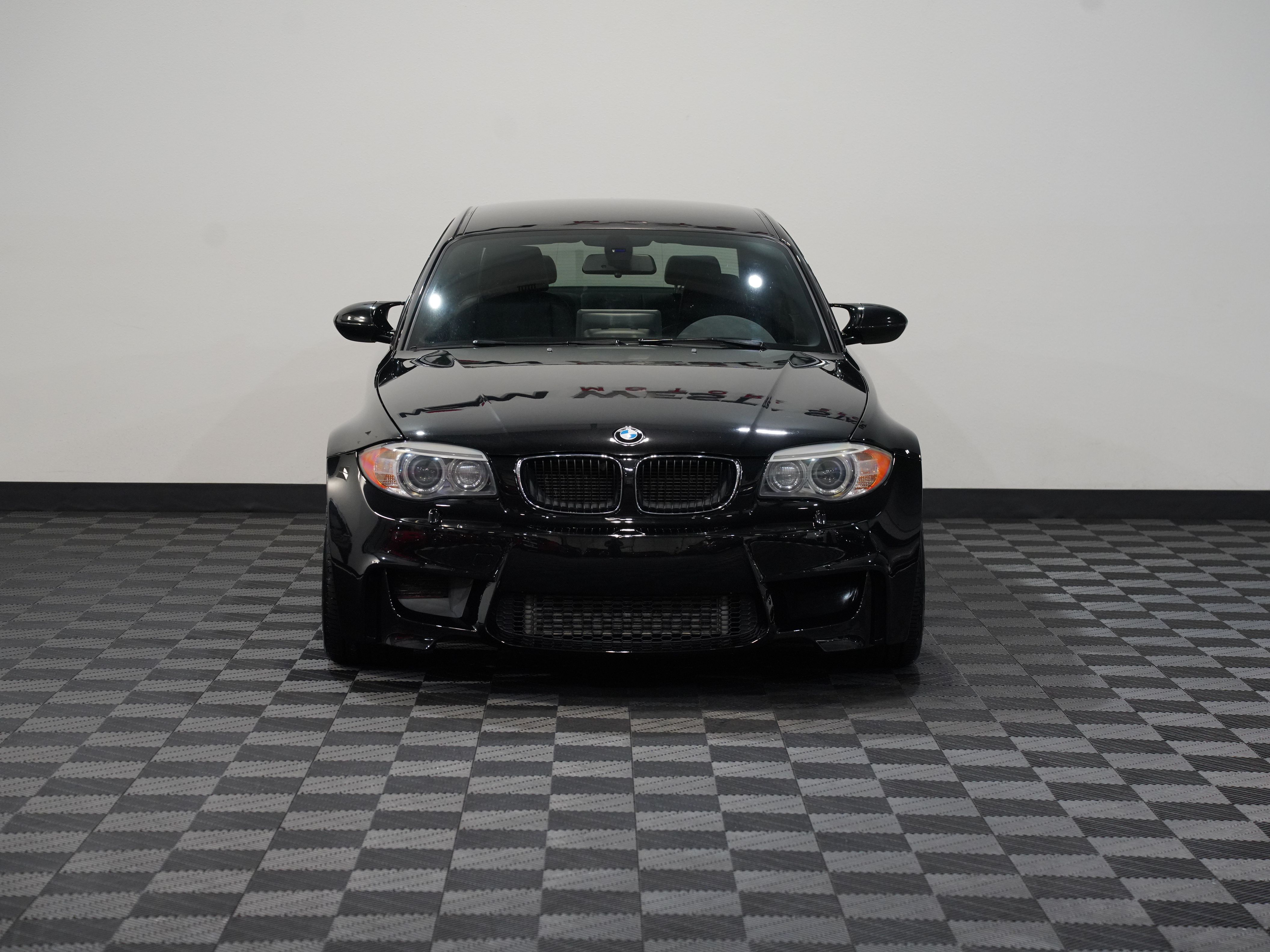 BLACK, 2011 BMW 1 SERIES Image 4