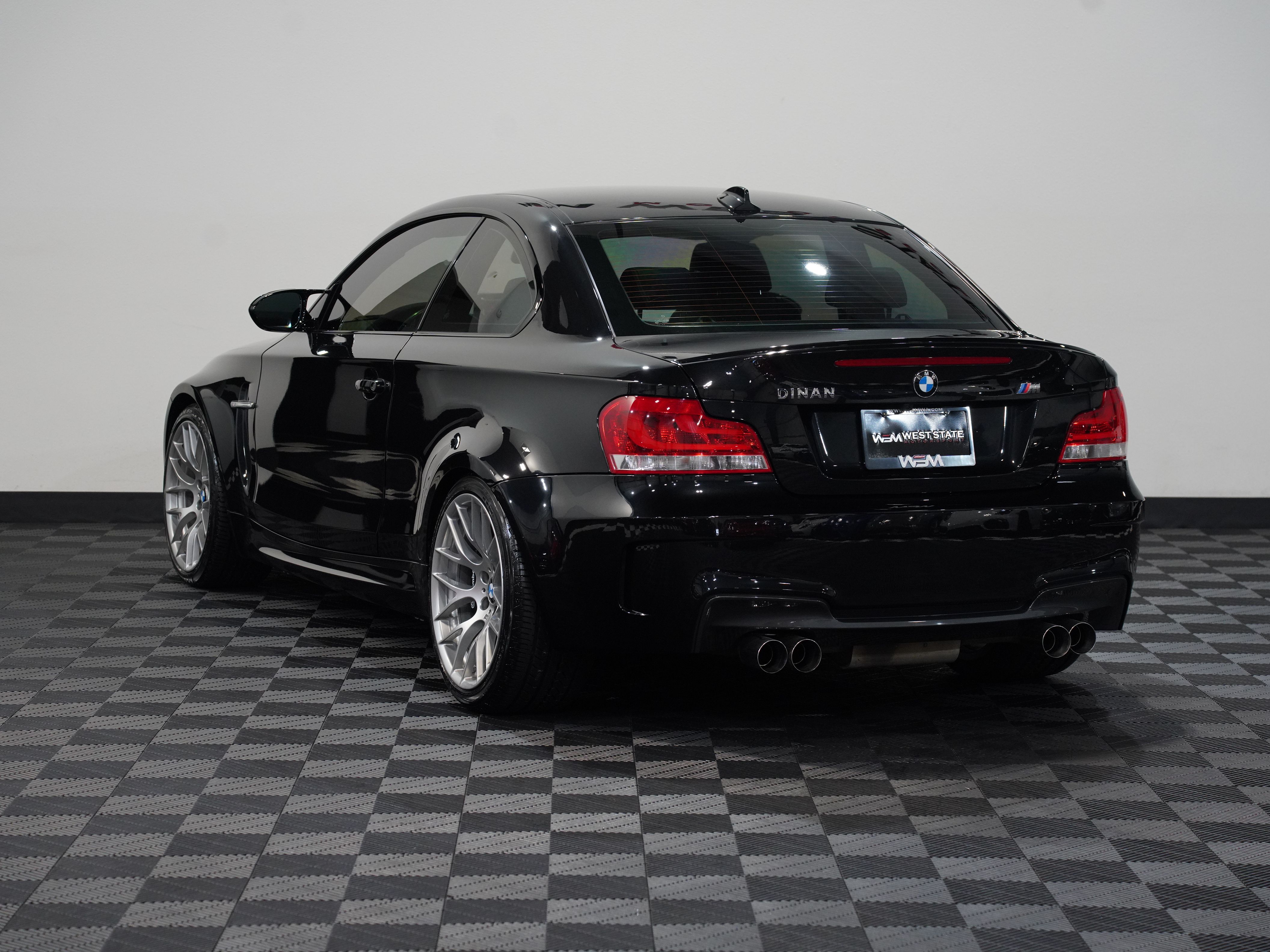 BLACK, 2011 BMW 1 SERIES Image 8