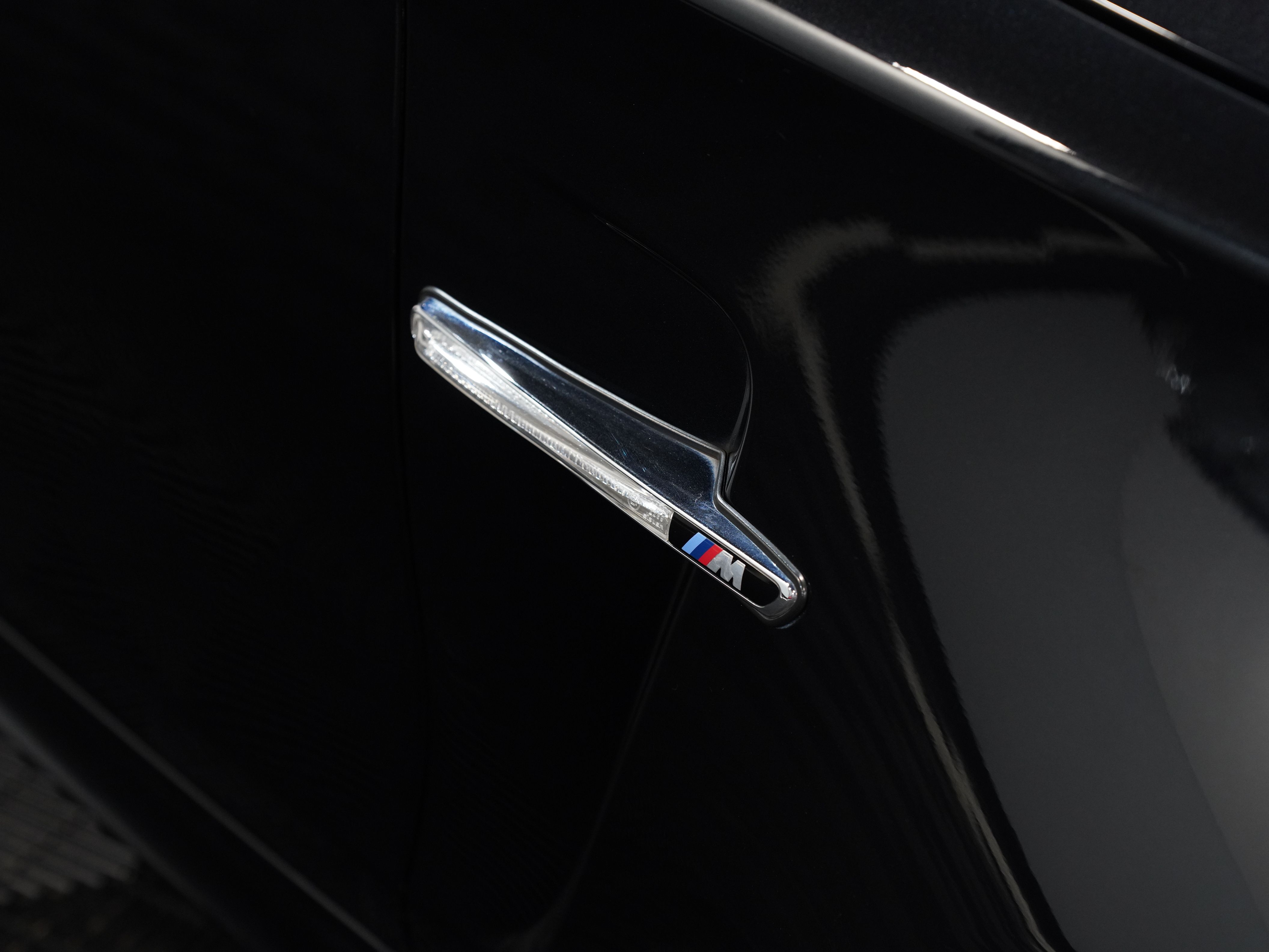 BLACK, 2011 BMW 1 SERIES Image 13