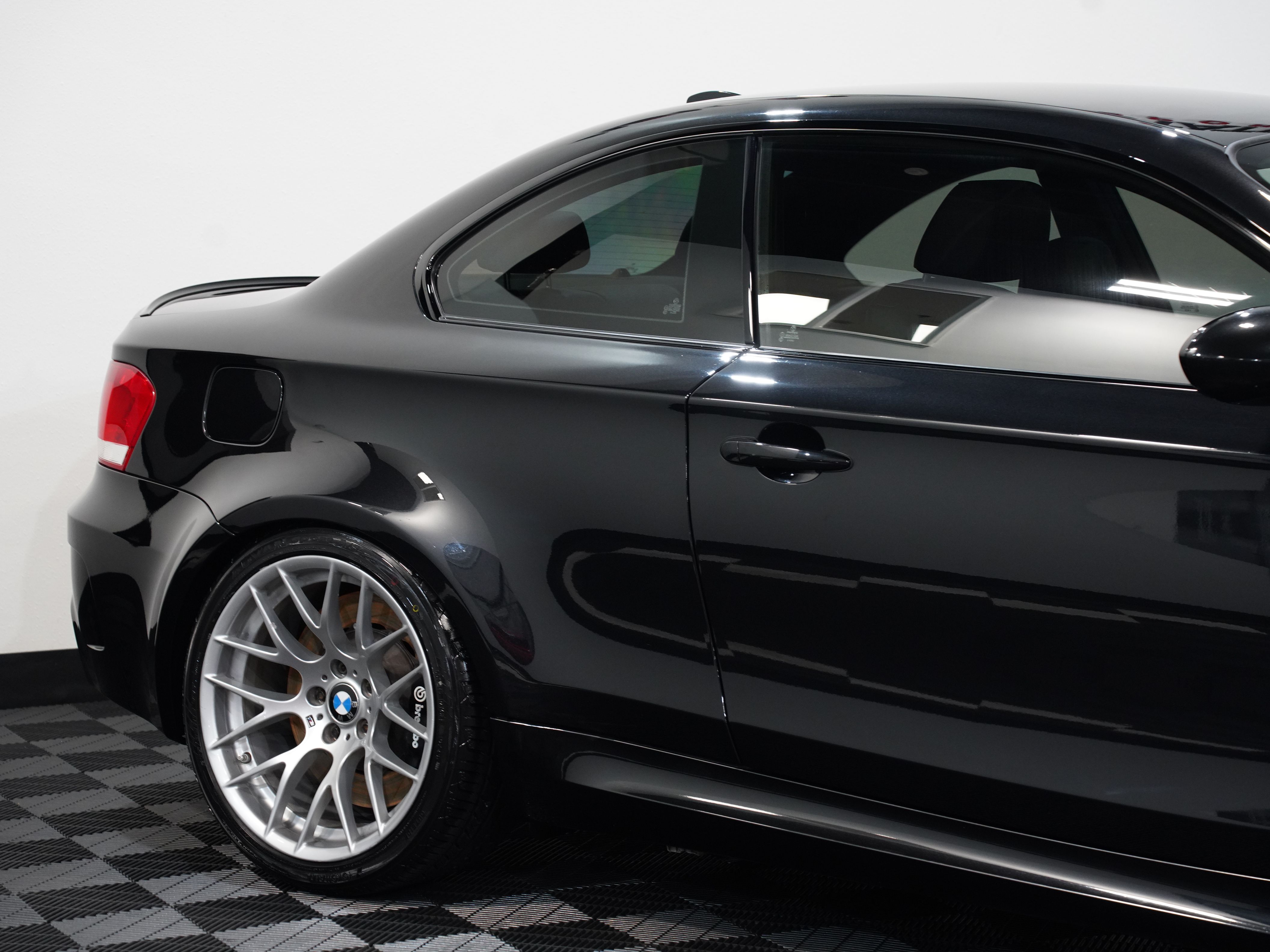 BLACK, 2011 BMW 1 SERIES Image 14
