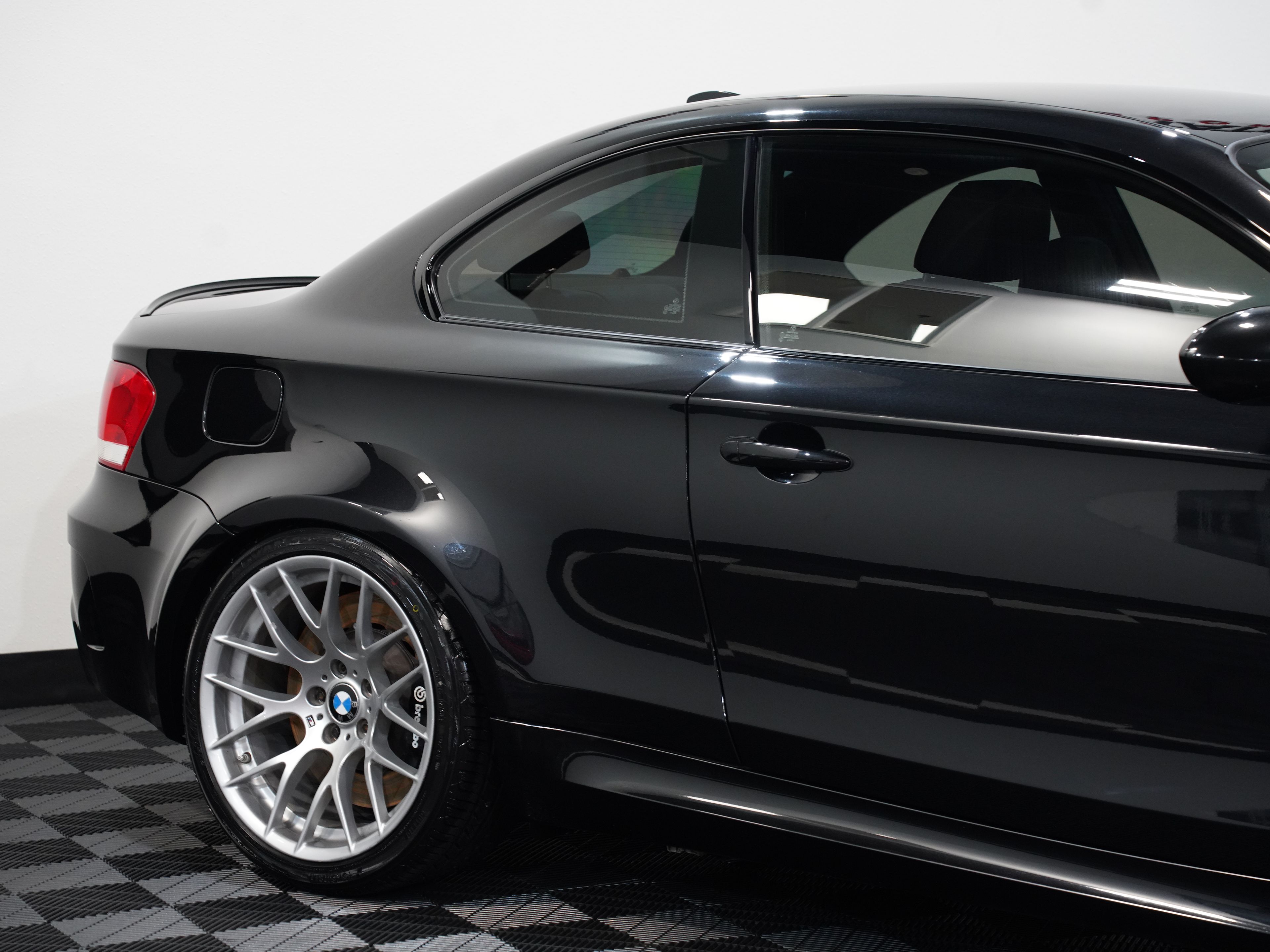 BLACK, 2011 BMW 1M Image 14