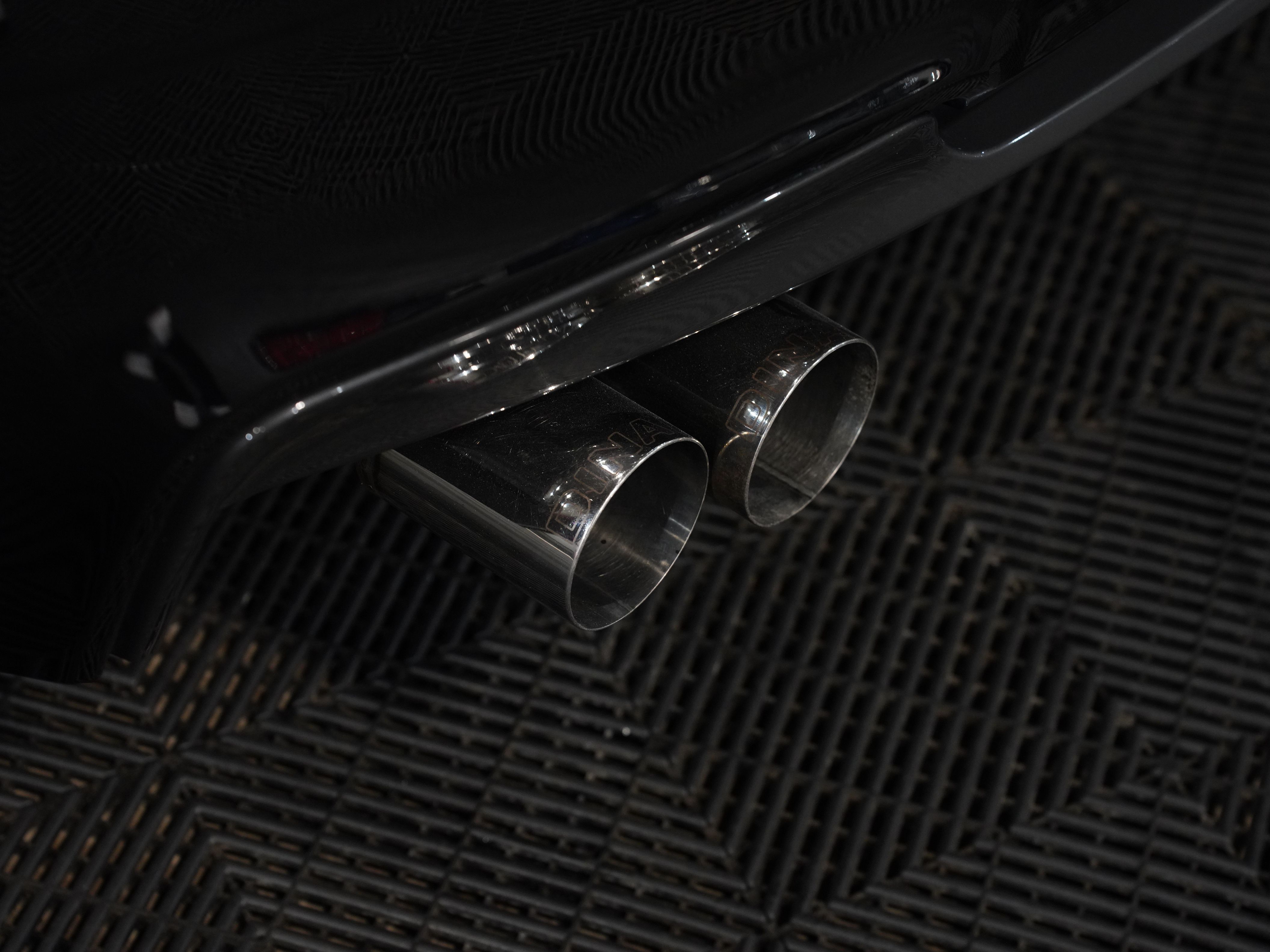BLACK, 2011 BMW 1 SERIES Image 17