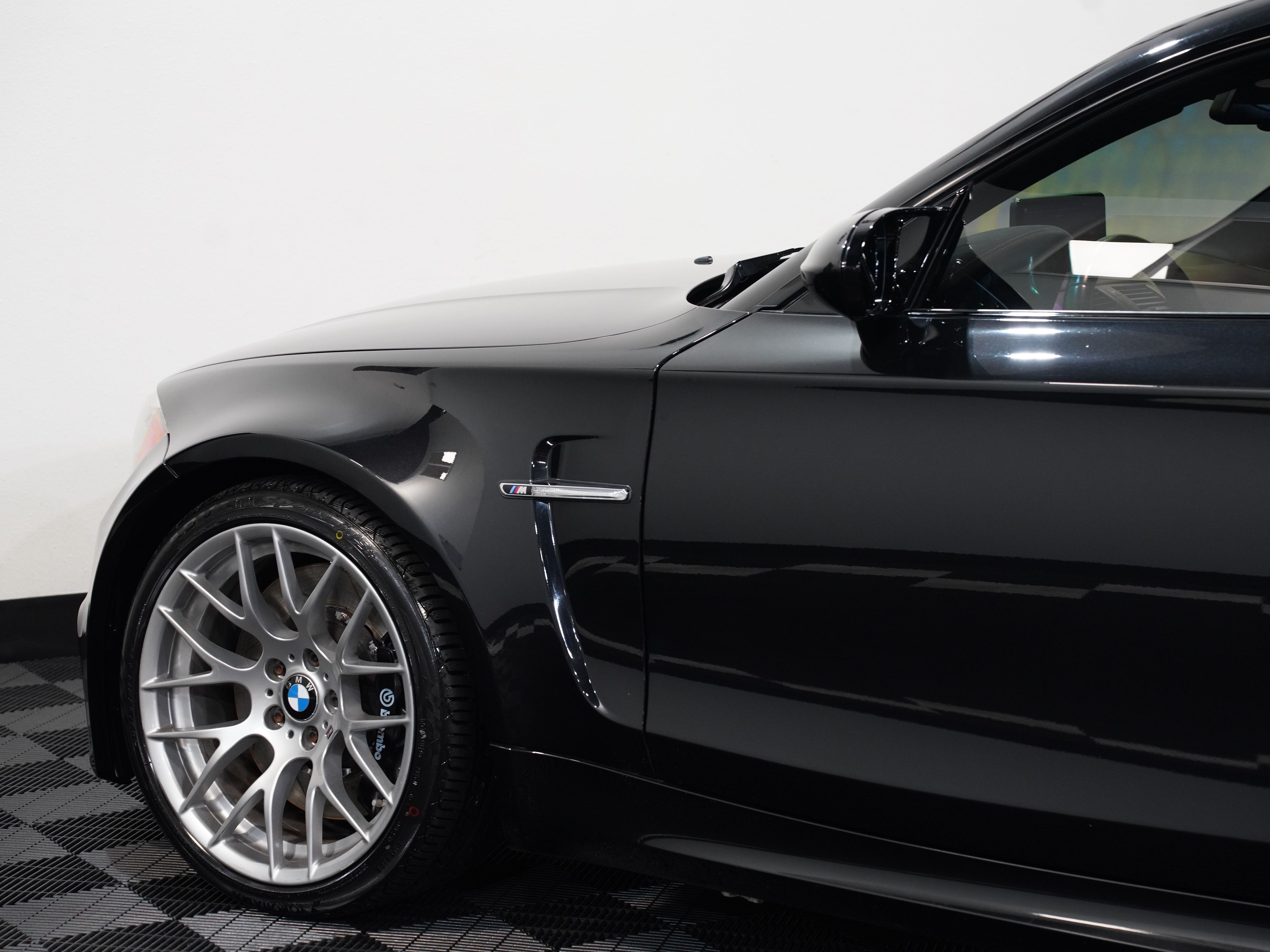 BLACK, 2011 BMW 1 SERIES Image 20