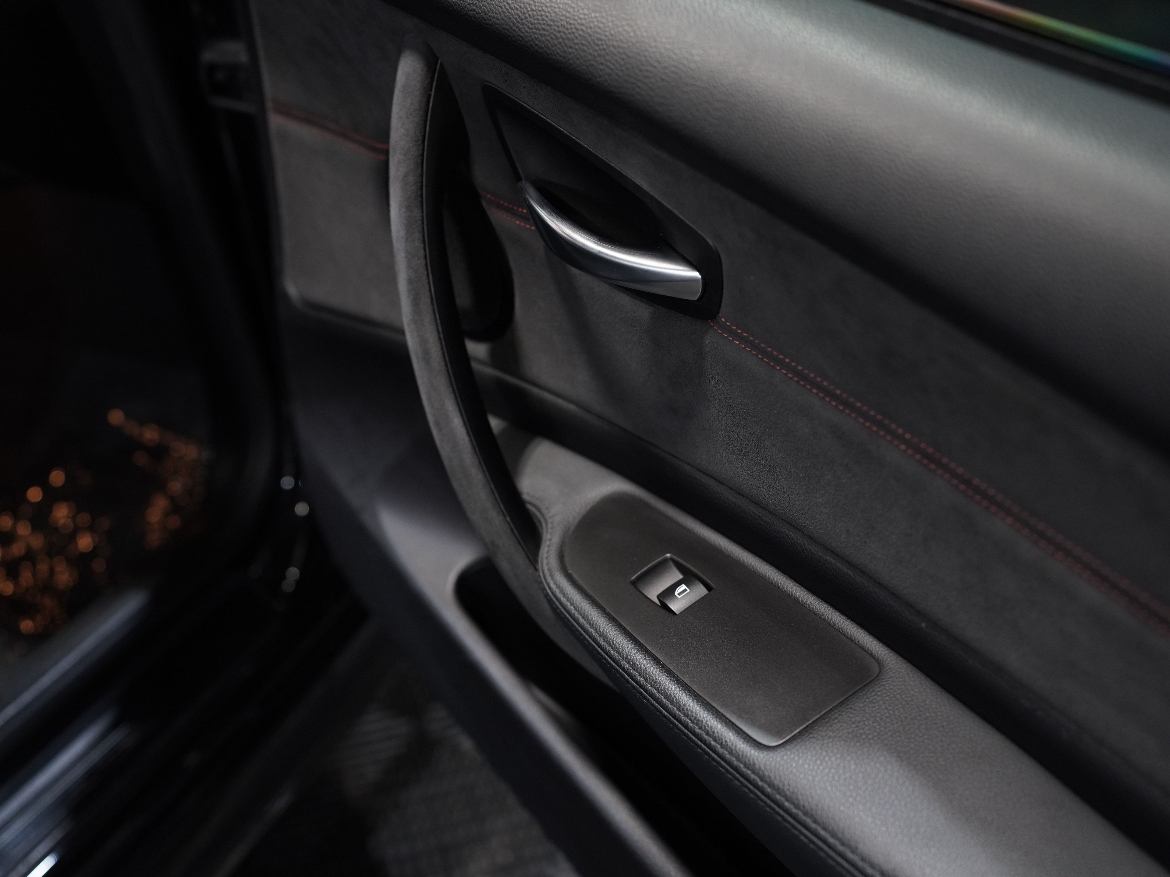 BLACK, 2011 BMW 1M Image 24