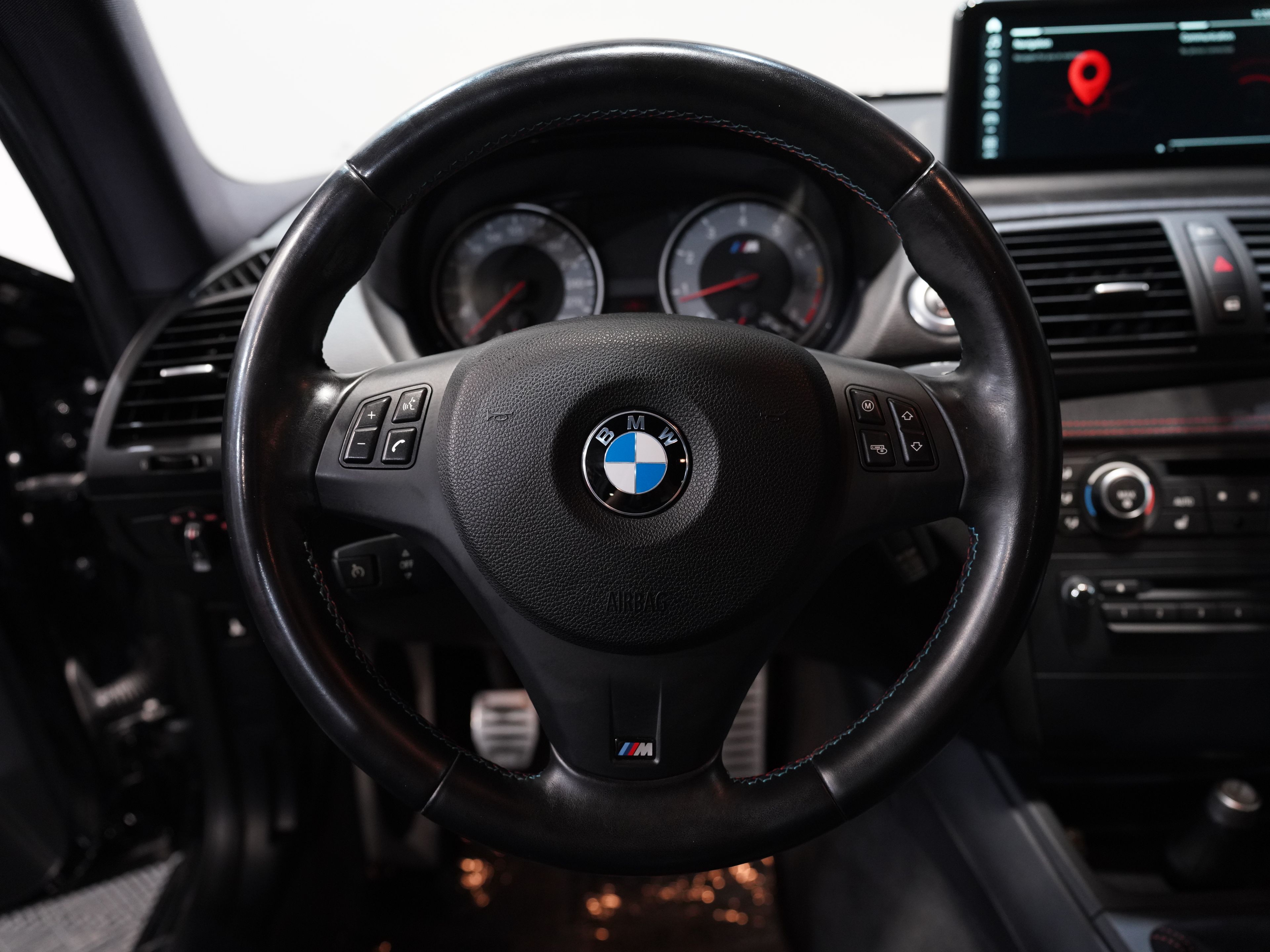 BLACK, 2011 BMW 1M Image 25