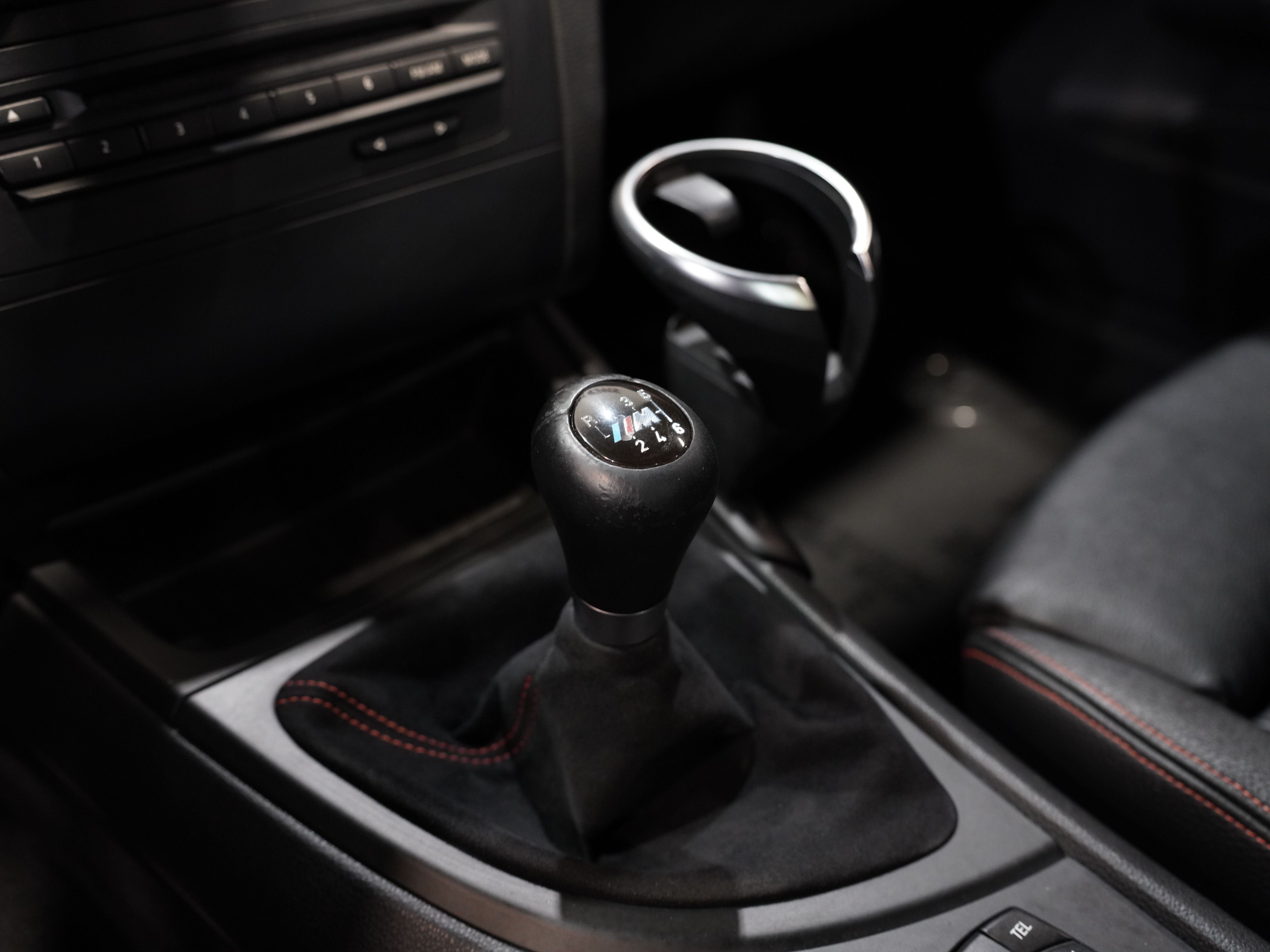 BLACK, 2011 BMW 1 SERIES Image 31