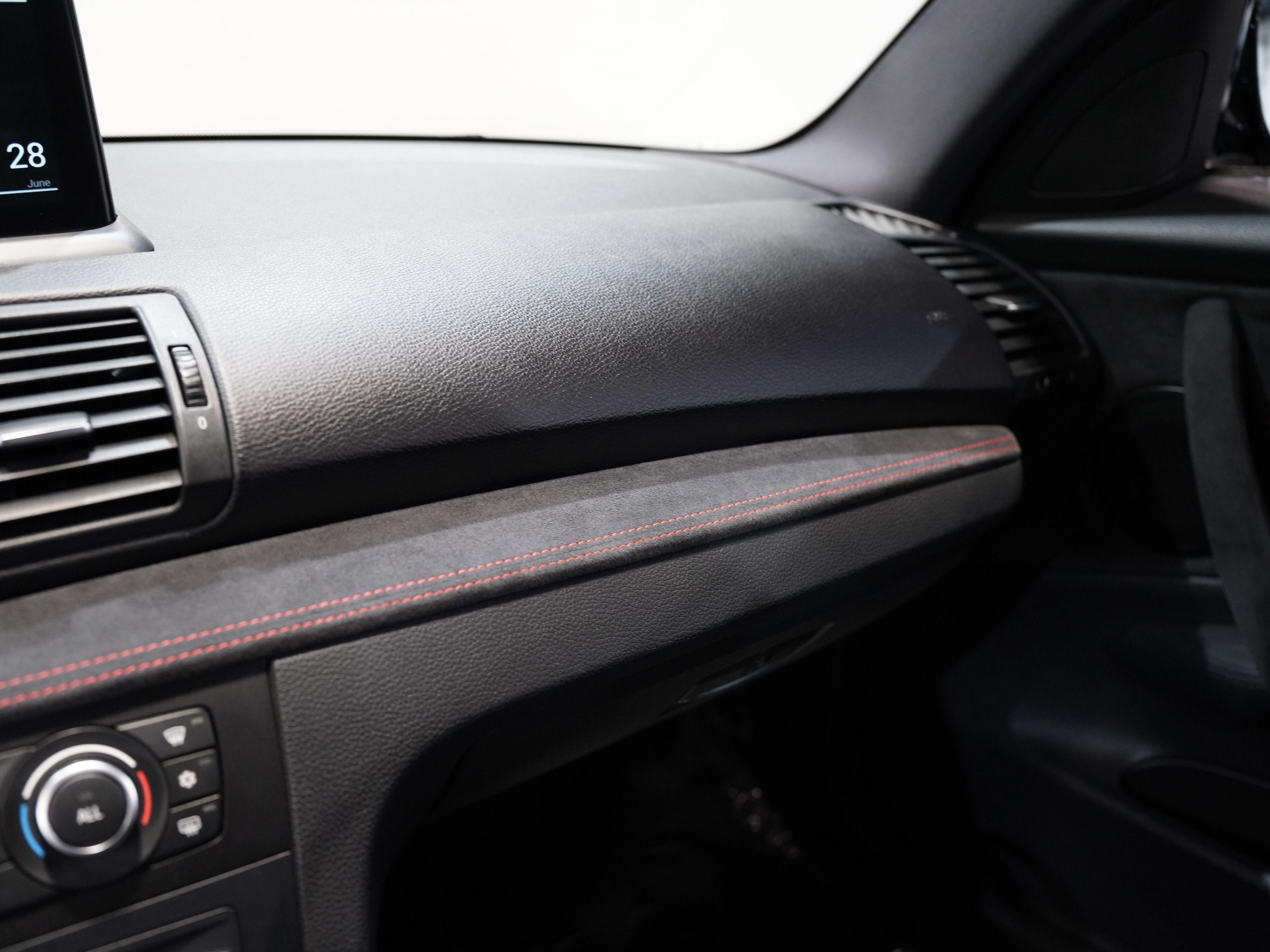 BLACK, 2011 BMW 1M Image 33