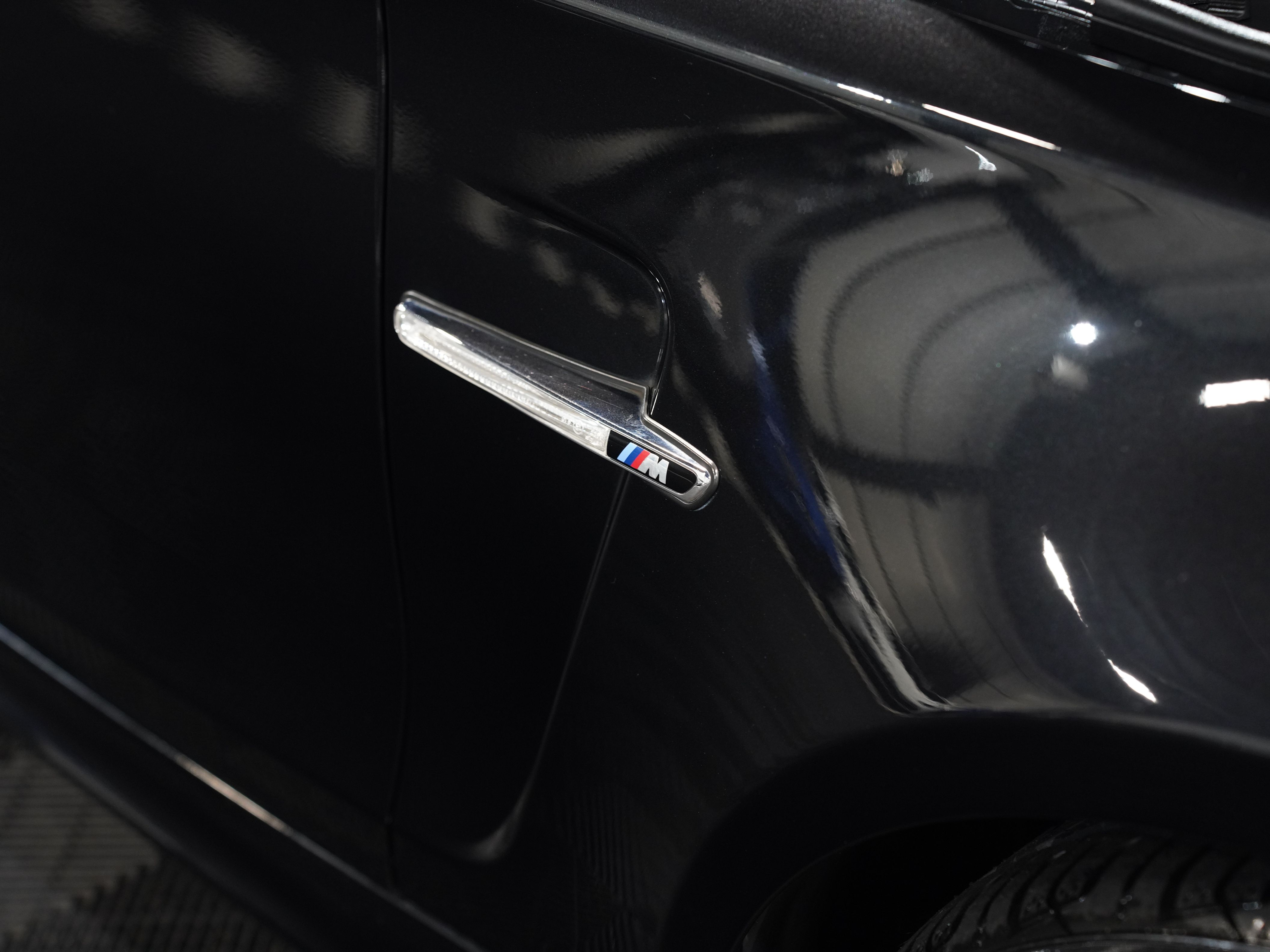 BLACK, 2011 BMW 1 SERIES Image 43