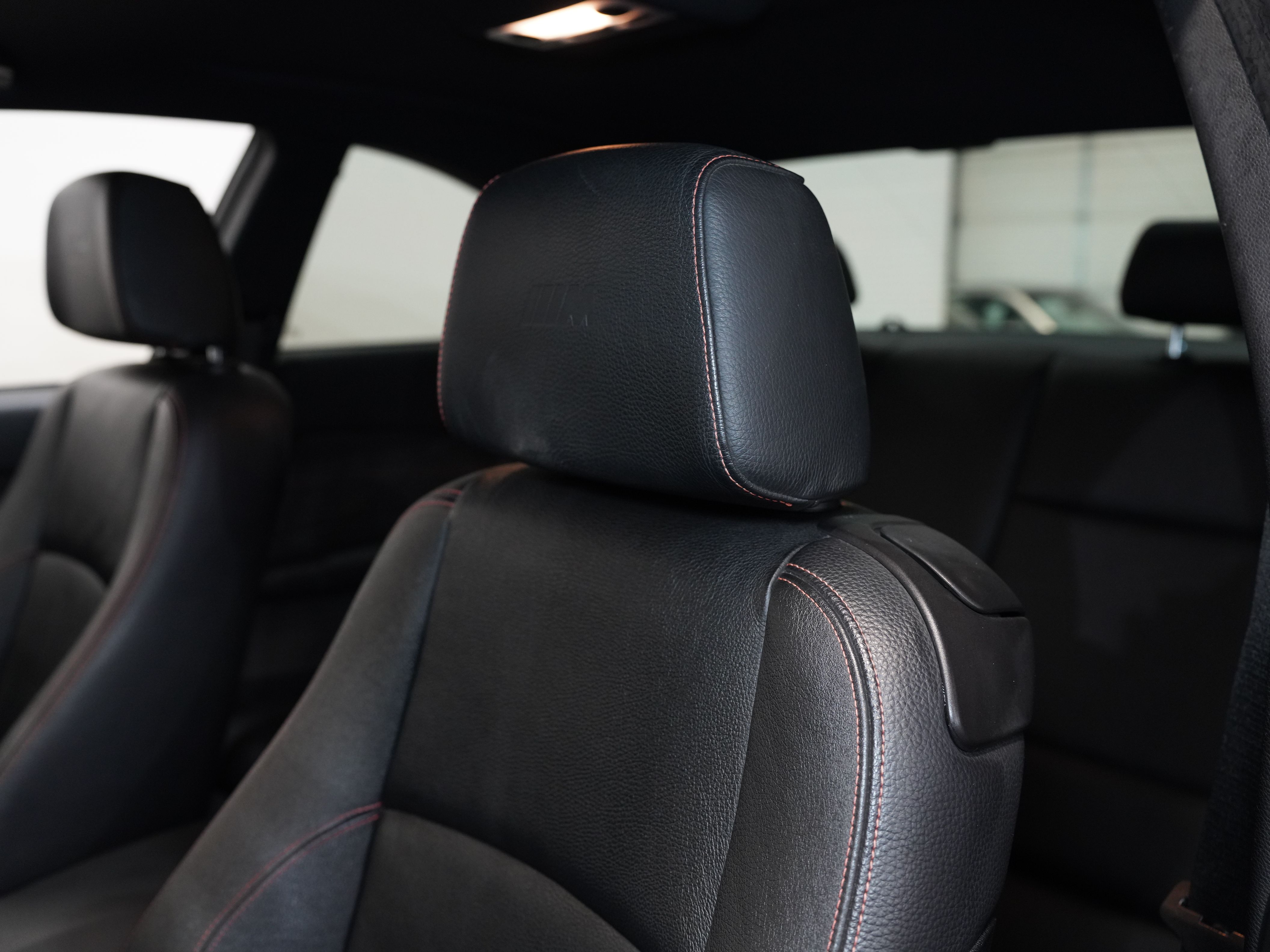 BLACK, 2011 BMW 1 SERIES Image 35