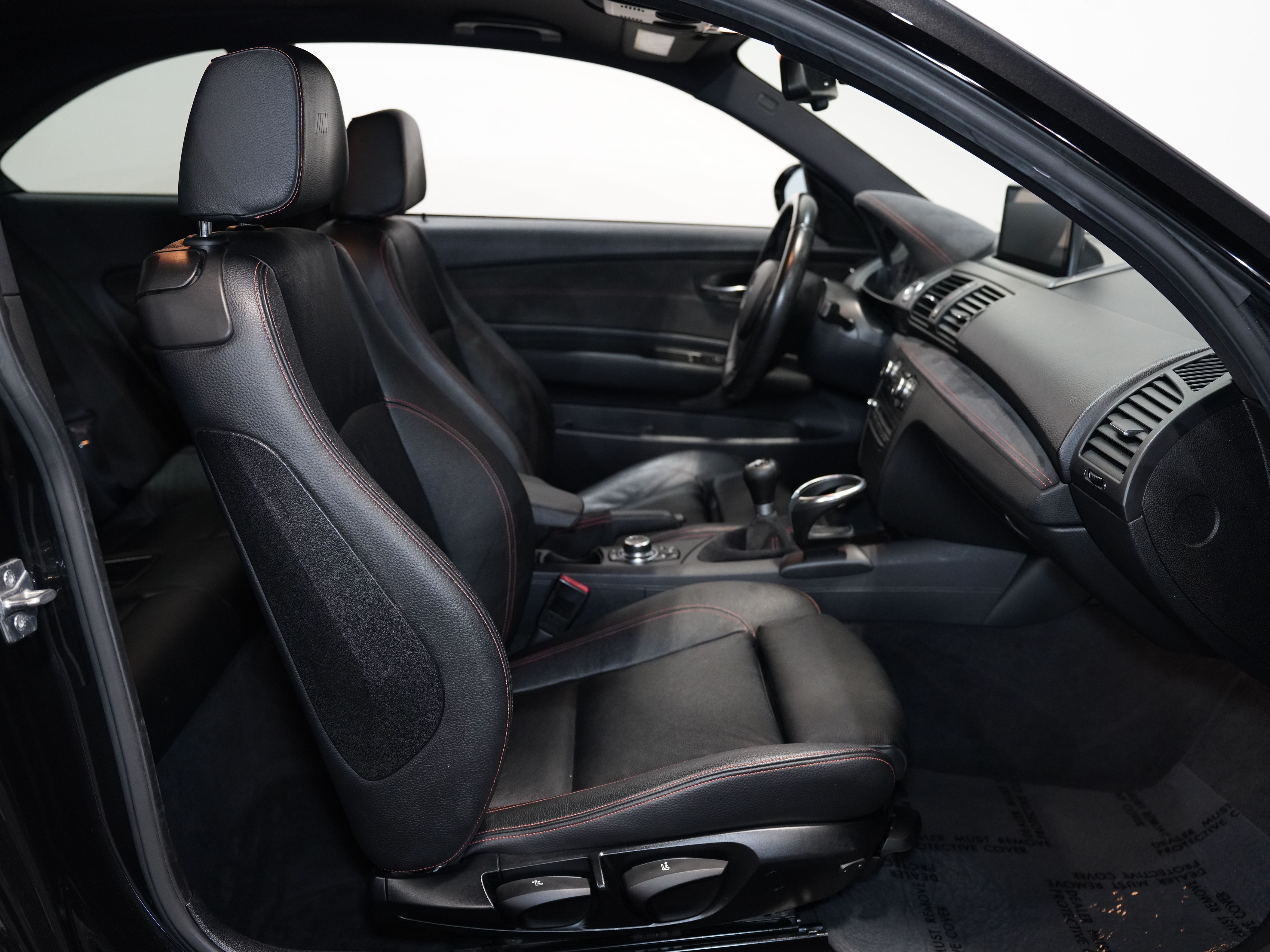 BLACK, 2011 BMW 1 SERIES Image 40
