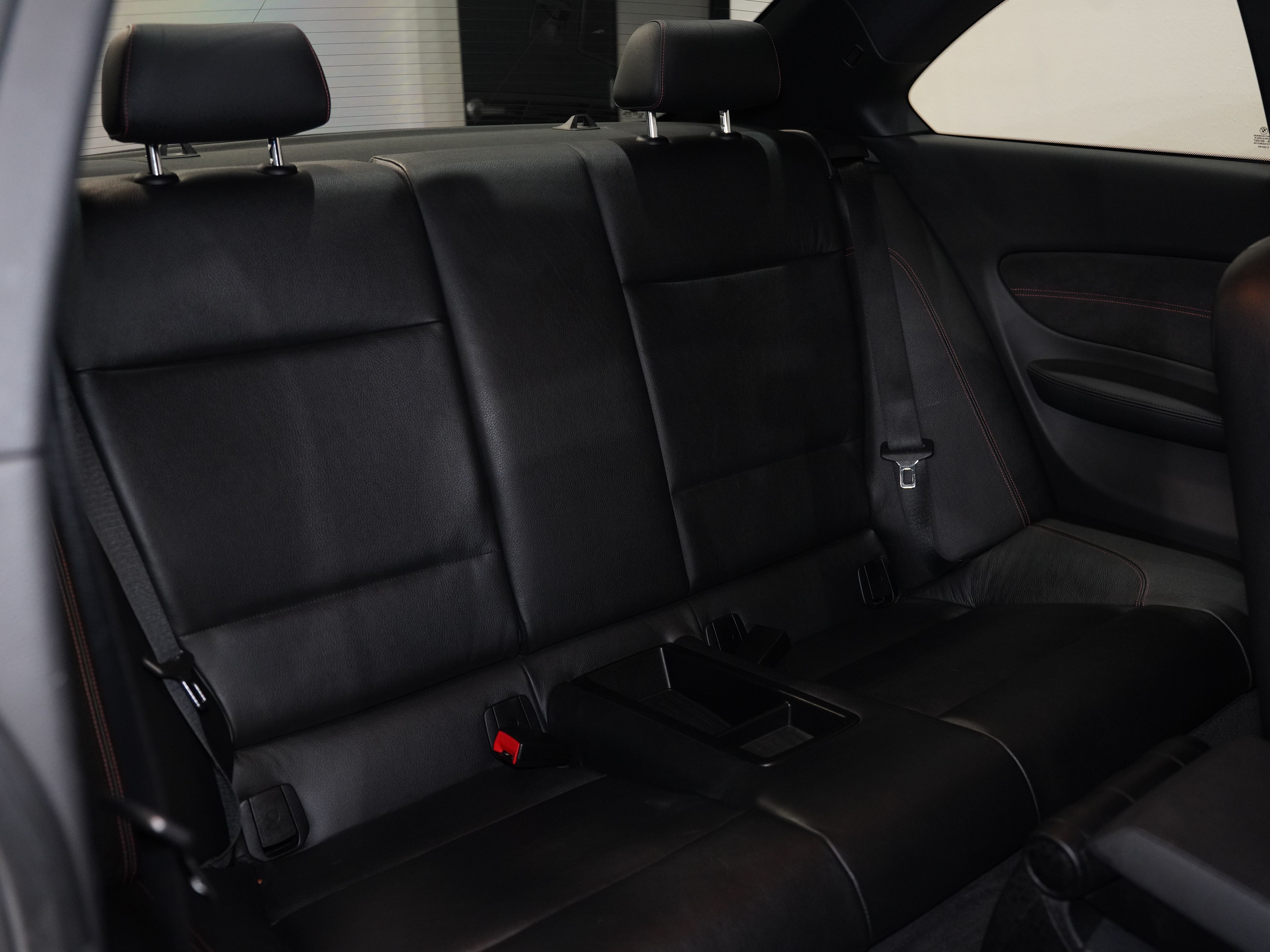 BLACK, 2011 BMW 1 SERIES Image 42