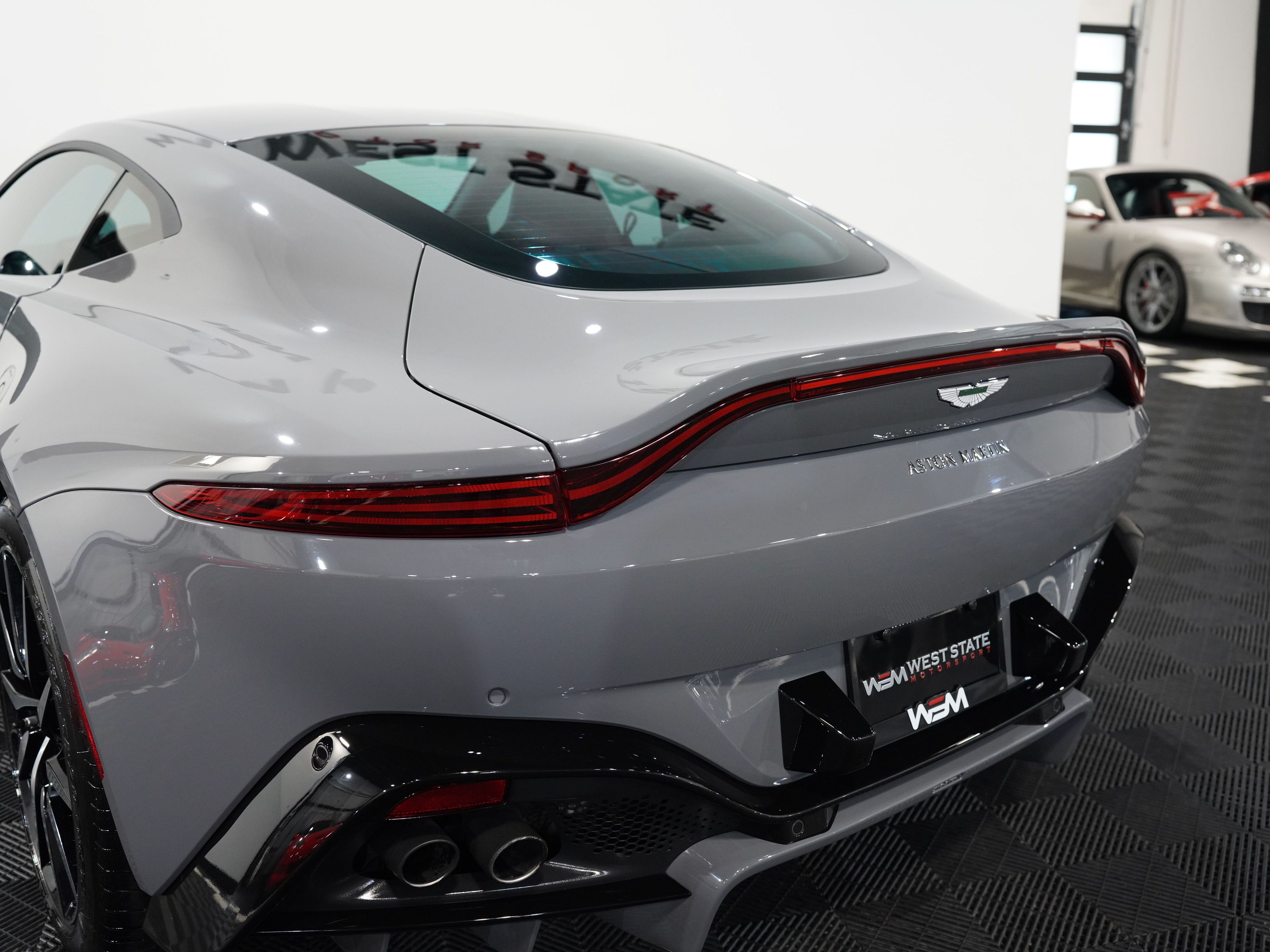 CHINA GREY, 2019 ASTON MARTIN VANTAGE Image 18