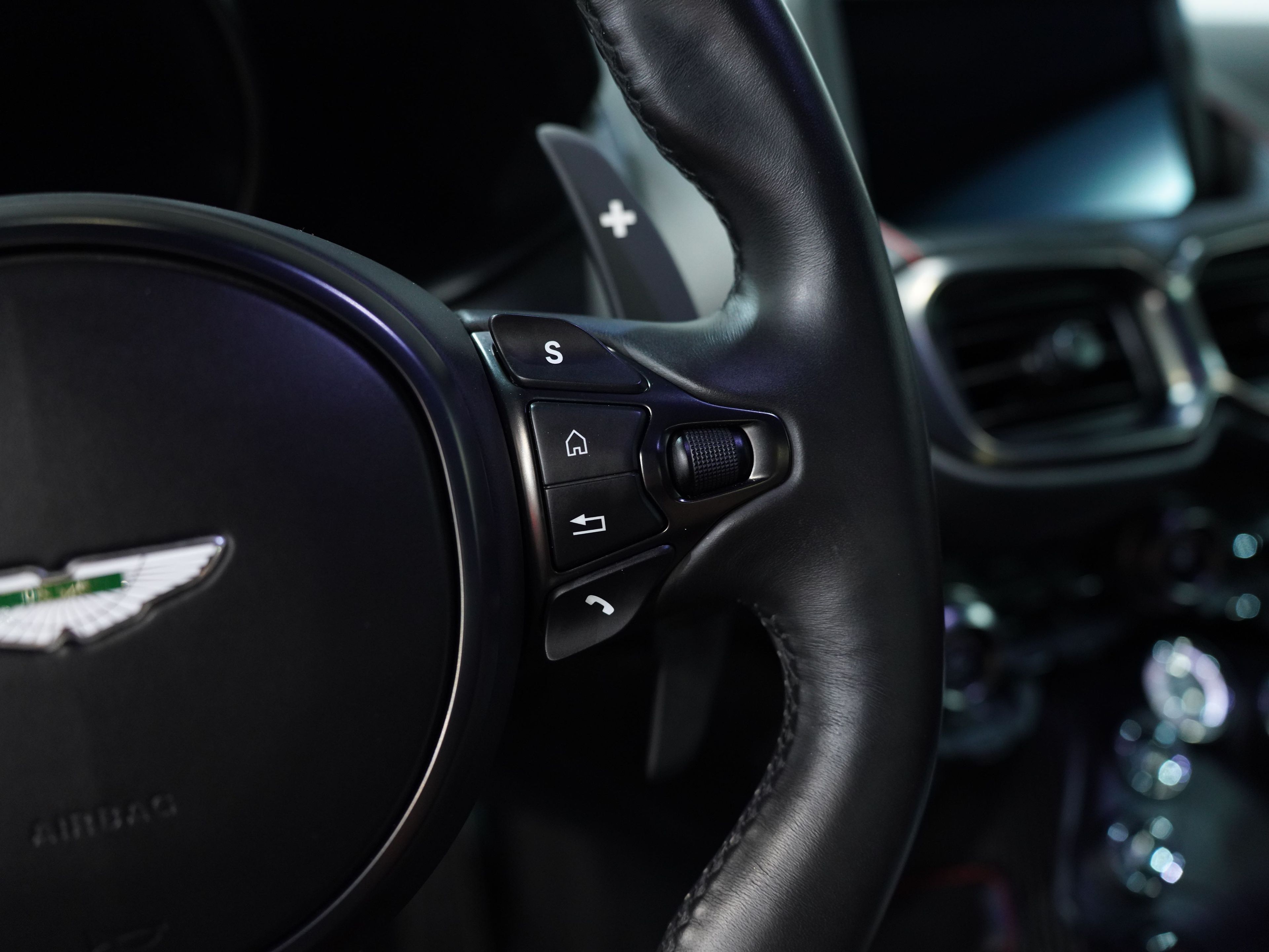 CHINA GREY, 2019 ASTON MARTIN VANTAGE Image 34