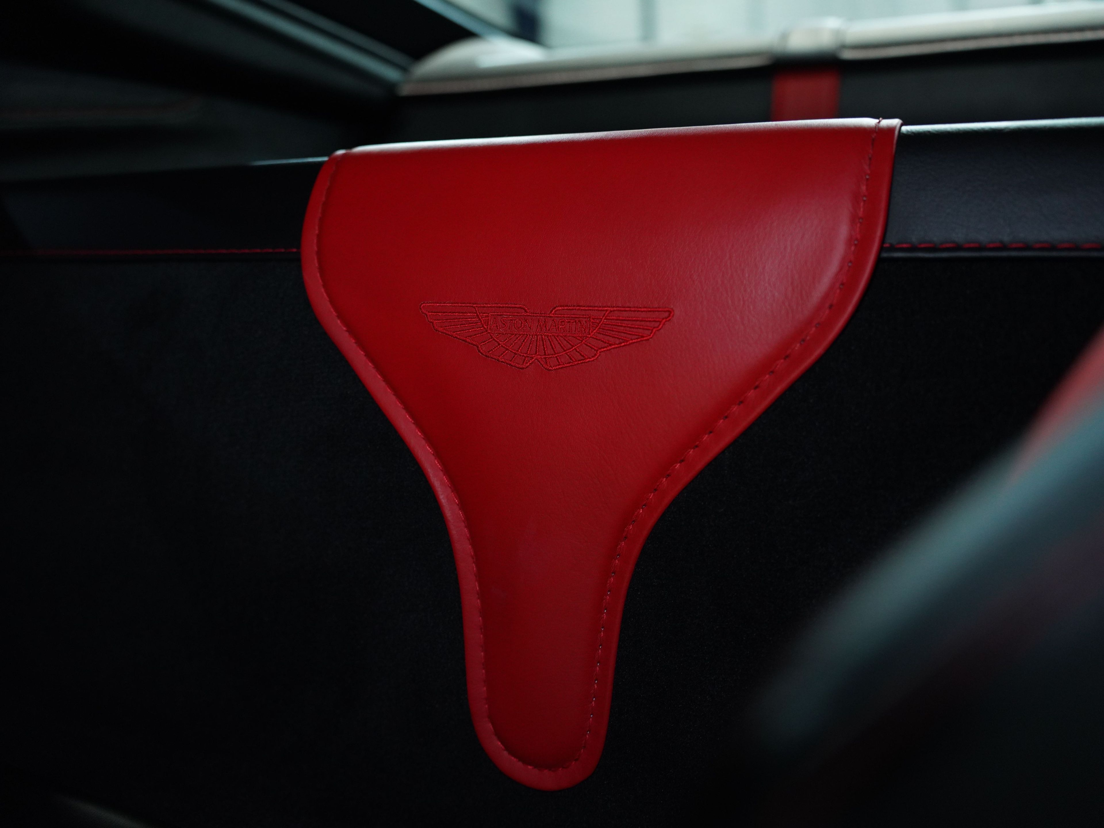 CHINA GREY, 2019 ASTON MARTIN VANTAGE Image 39