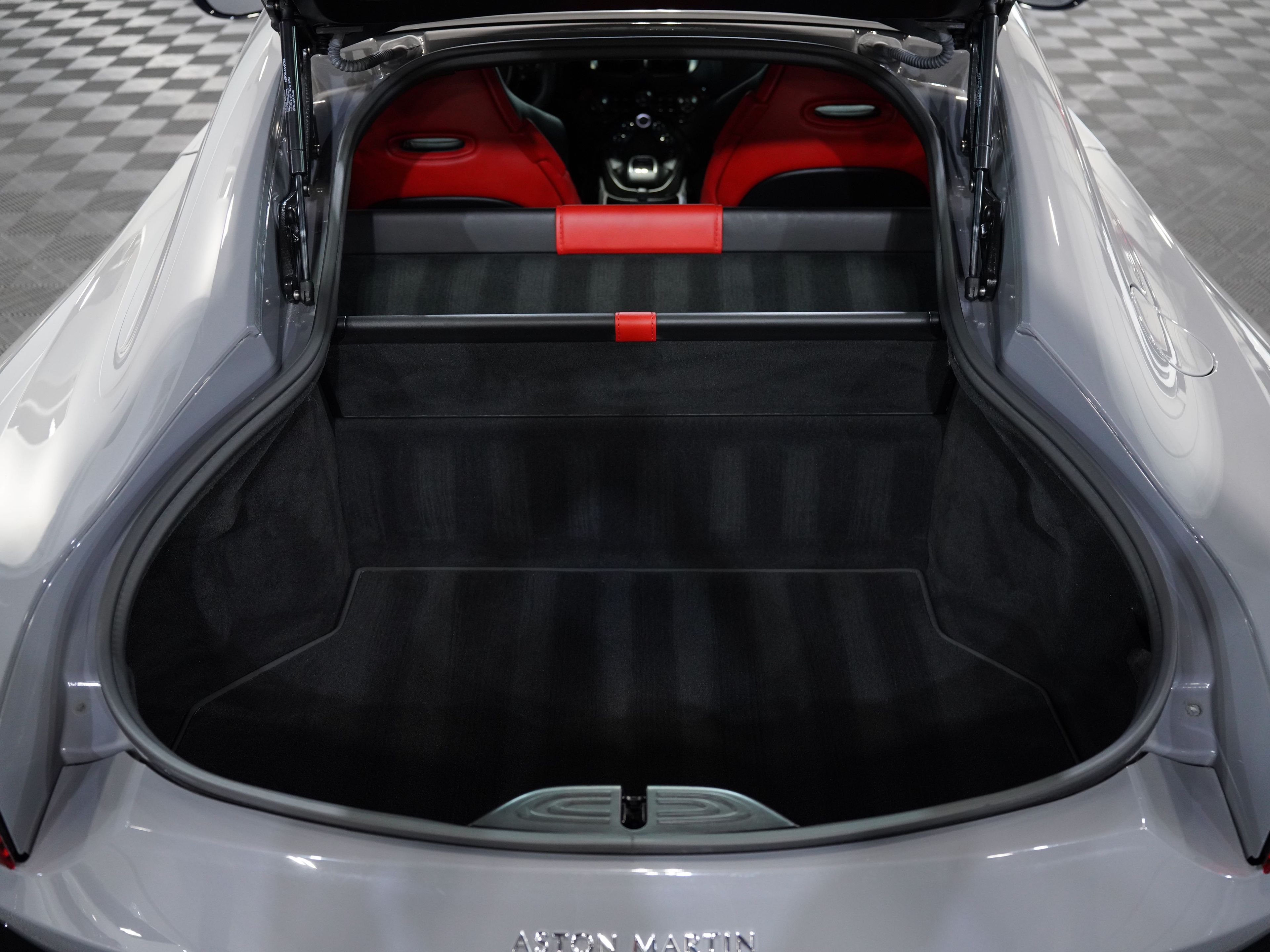 CHINA GREY, 2019 ASTON MARTIN VANTAGE Image 45