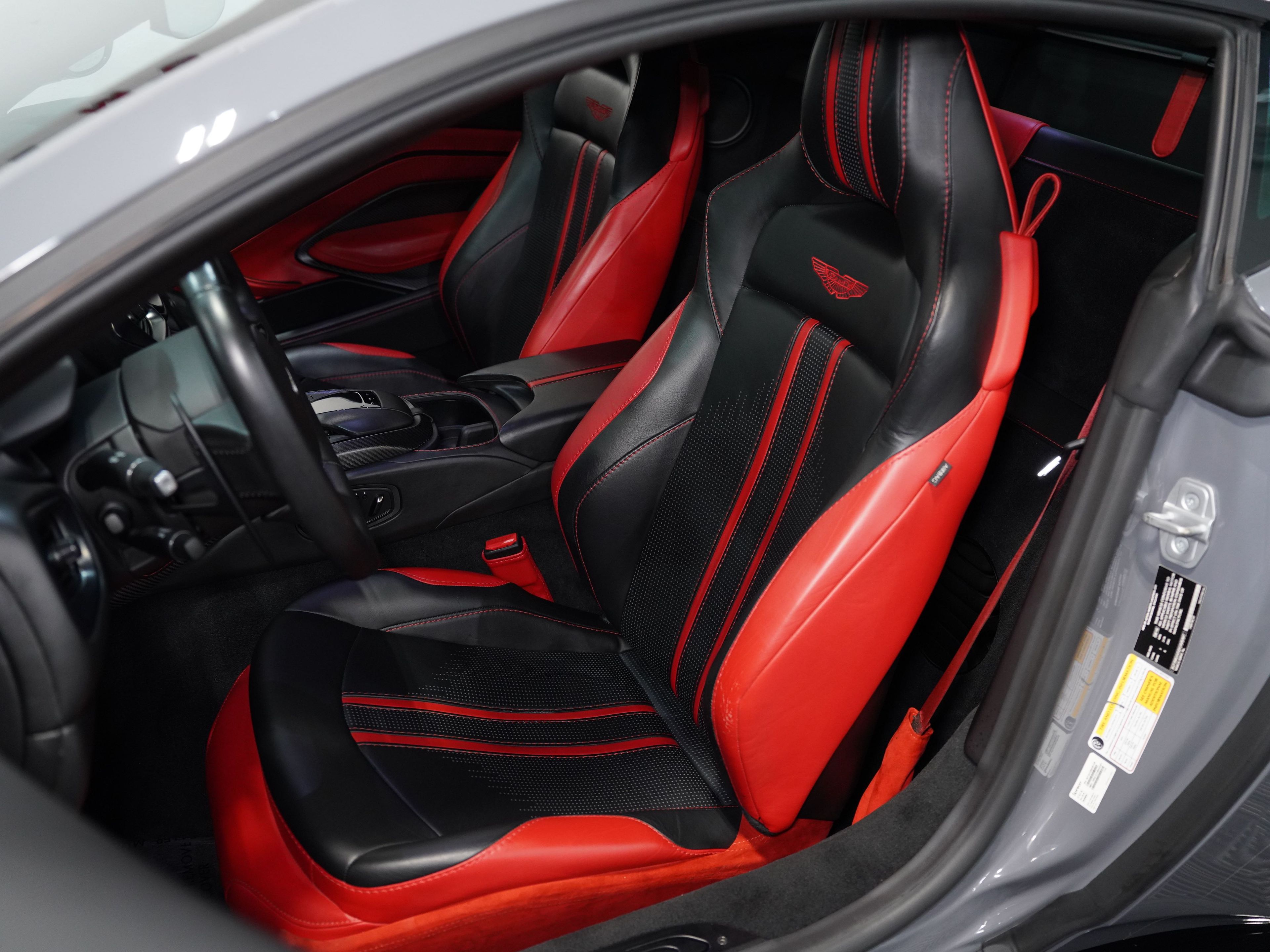 CHINA GREY, 2019 ASTON MARTIN VANTAGE Image 26