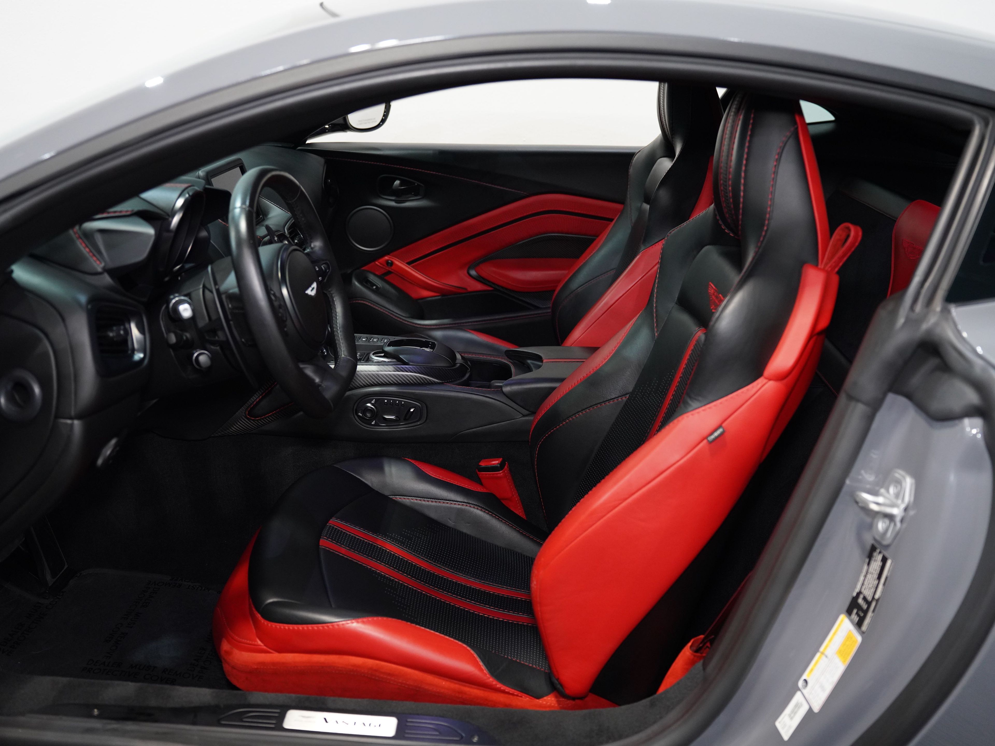 CHINA GREY, 2019 ASTON MARTIN VANTAGE Image 27