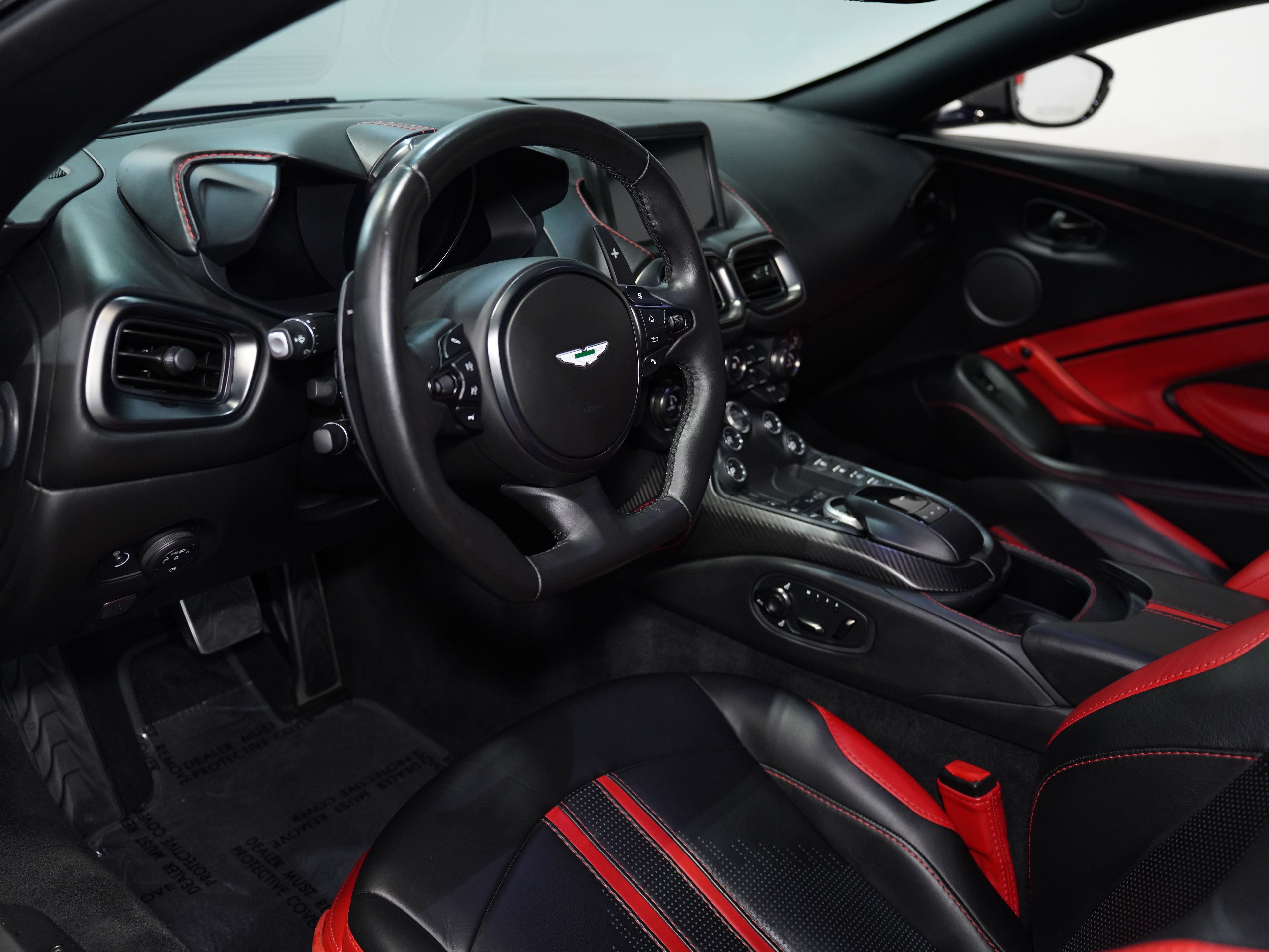 CHINA GREY, 2019 ASTON MARTIN VANTAGE Image 28