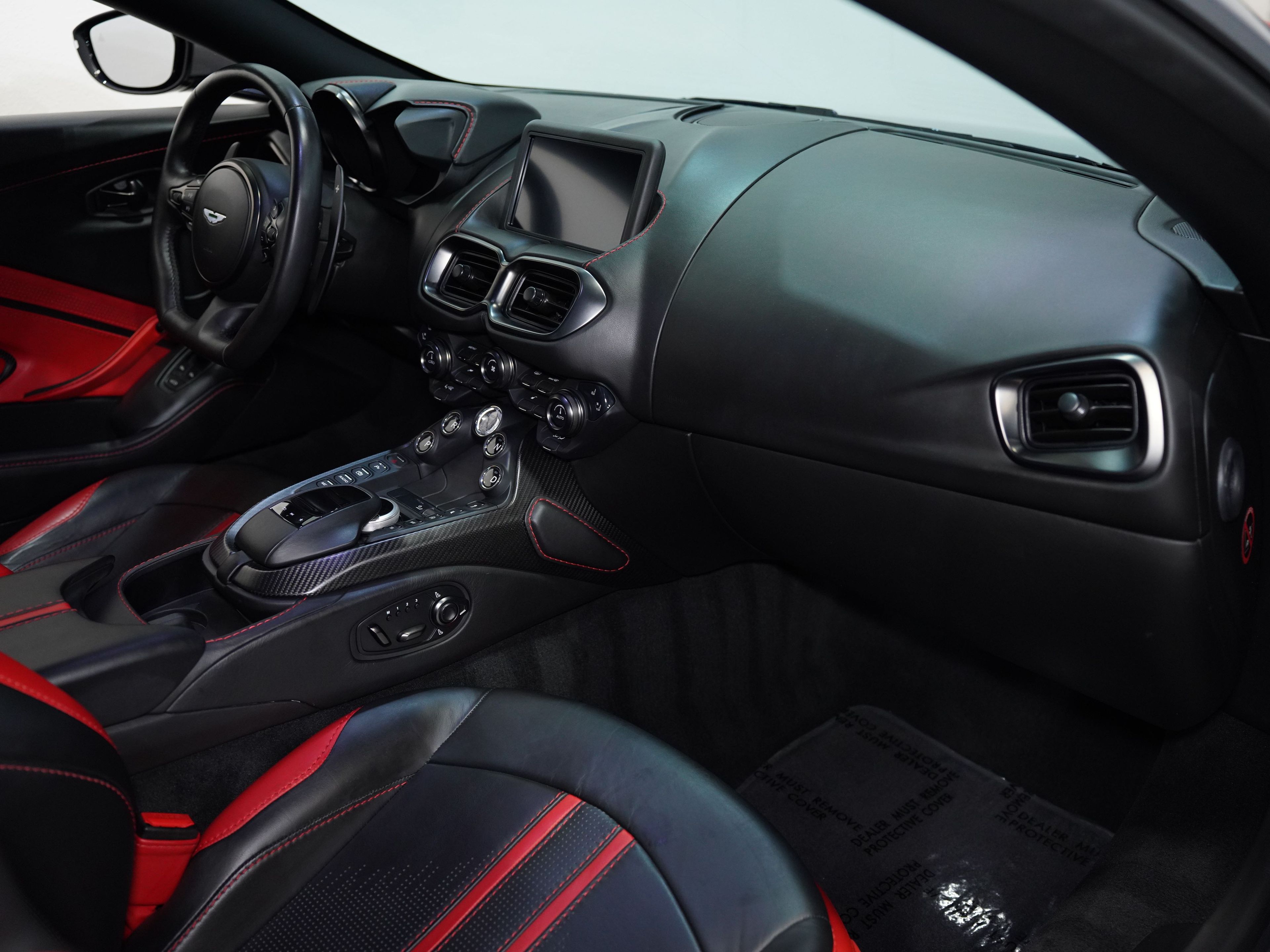 CHINA GREY, 2019 ASTON MARTIN VANTAGE Image 31