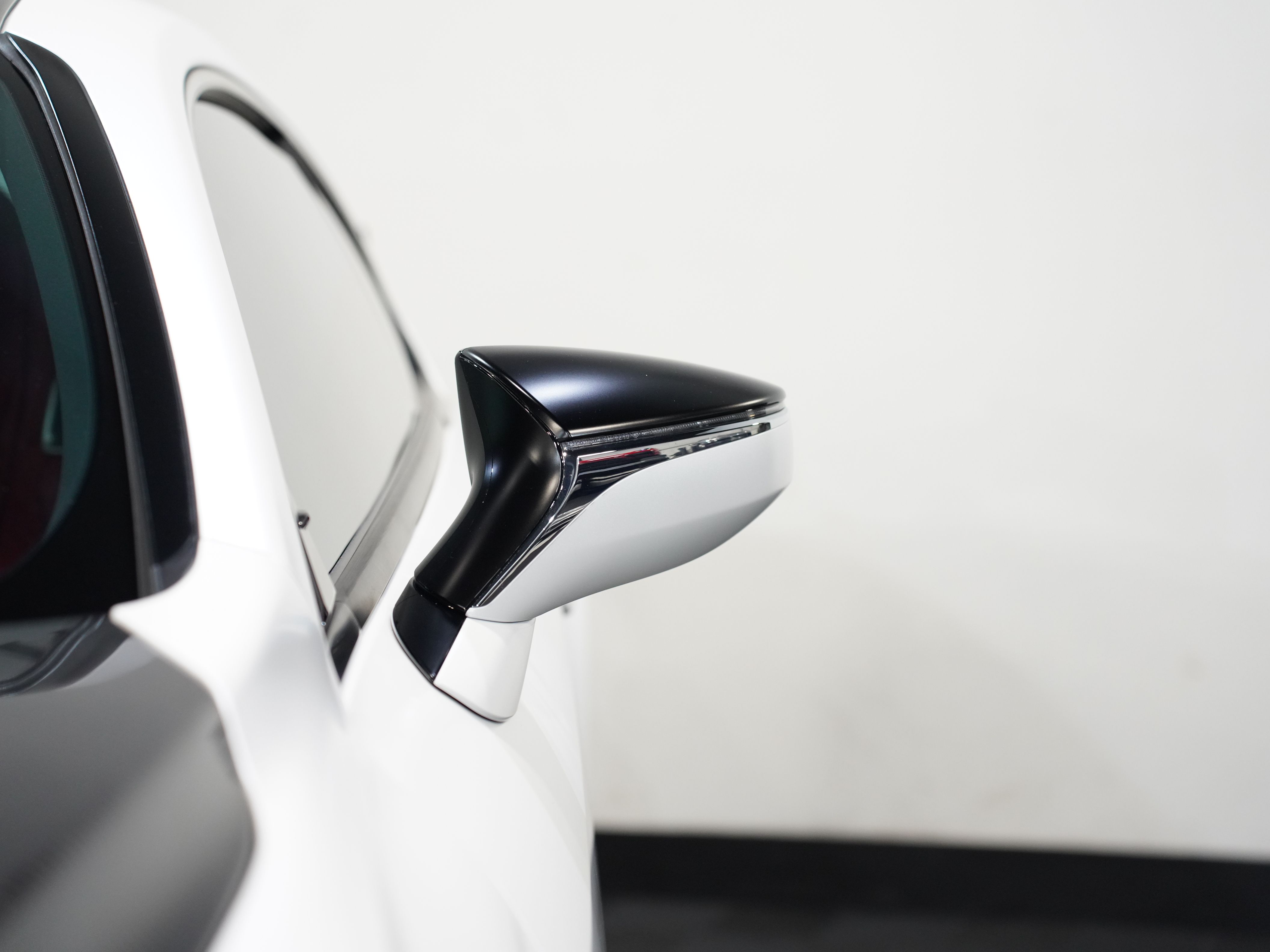 WHITE, 2021 LEXUS RC Image 11