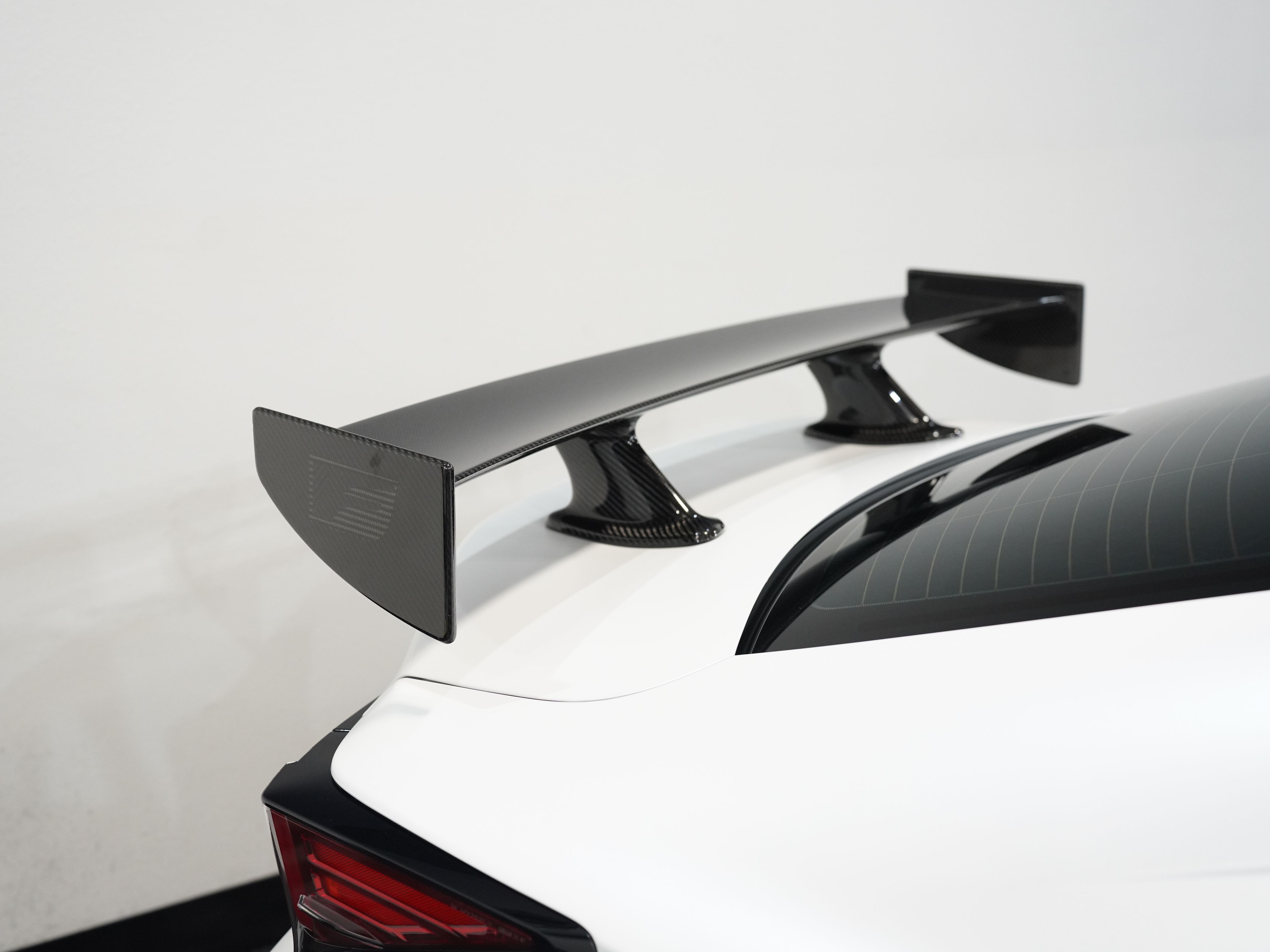 WHITE, 2021 LEXUS RC Image 19