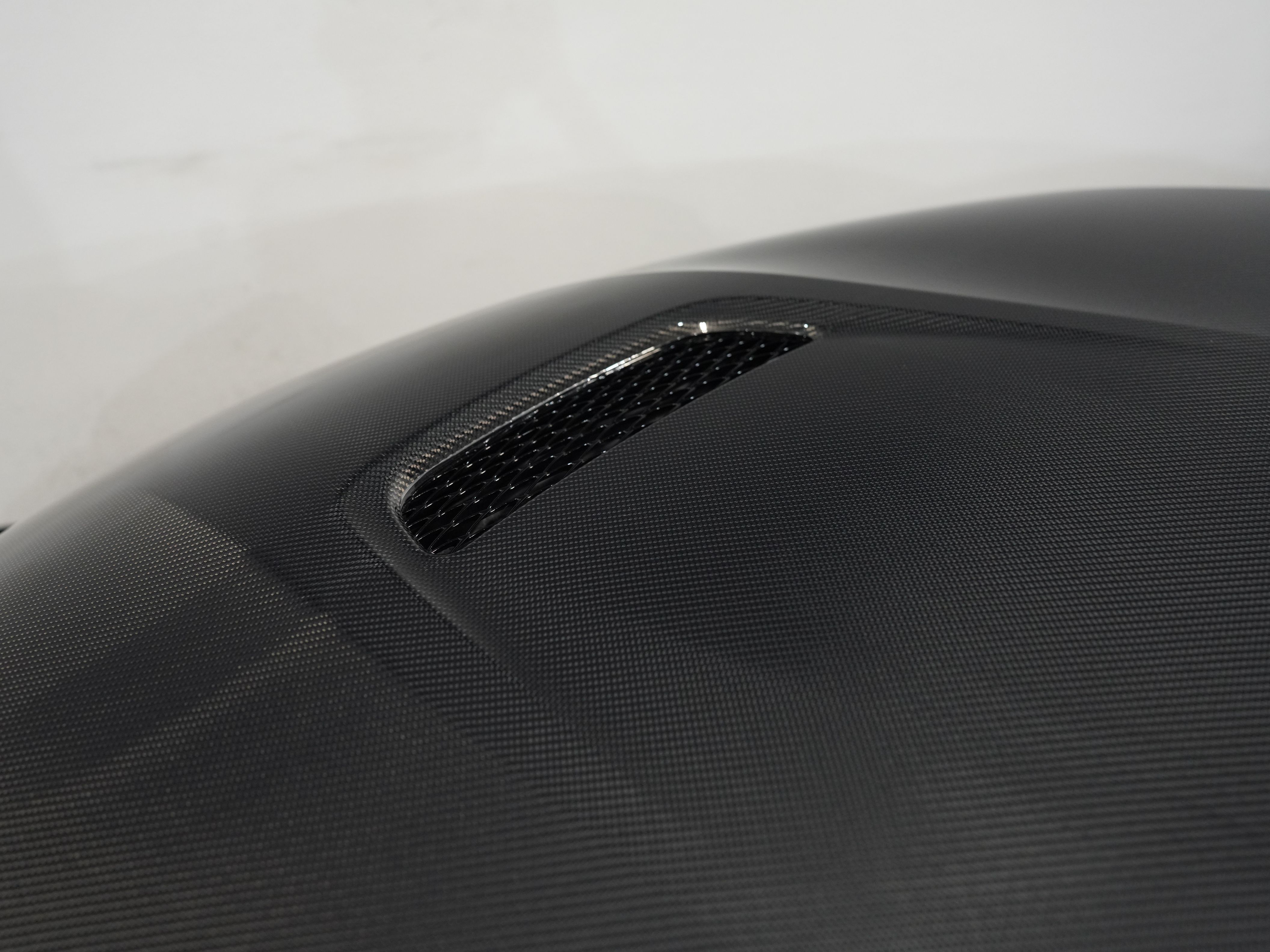 WHITE, 2021 LEXUS RC Image 28