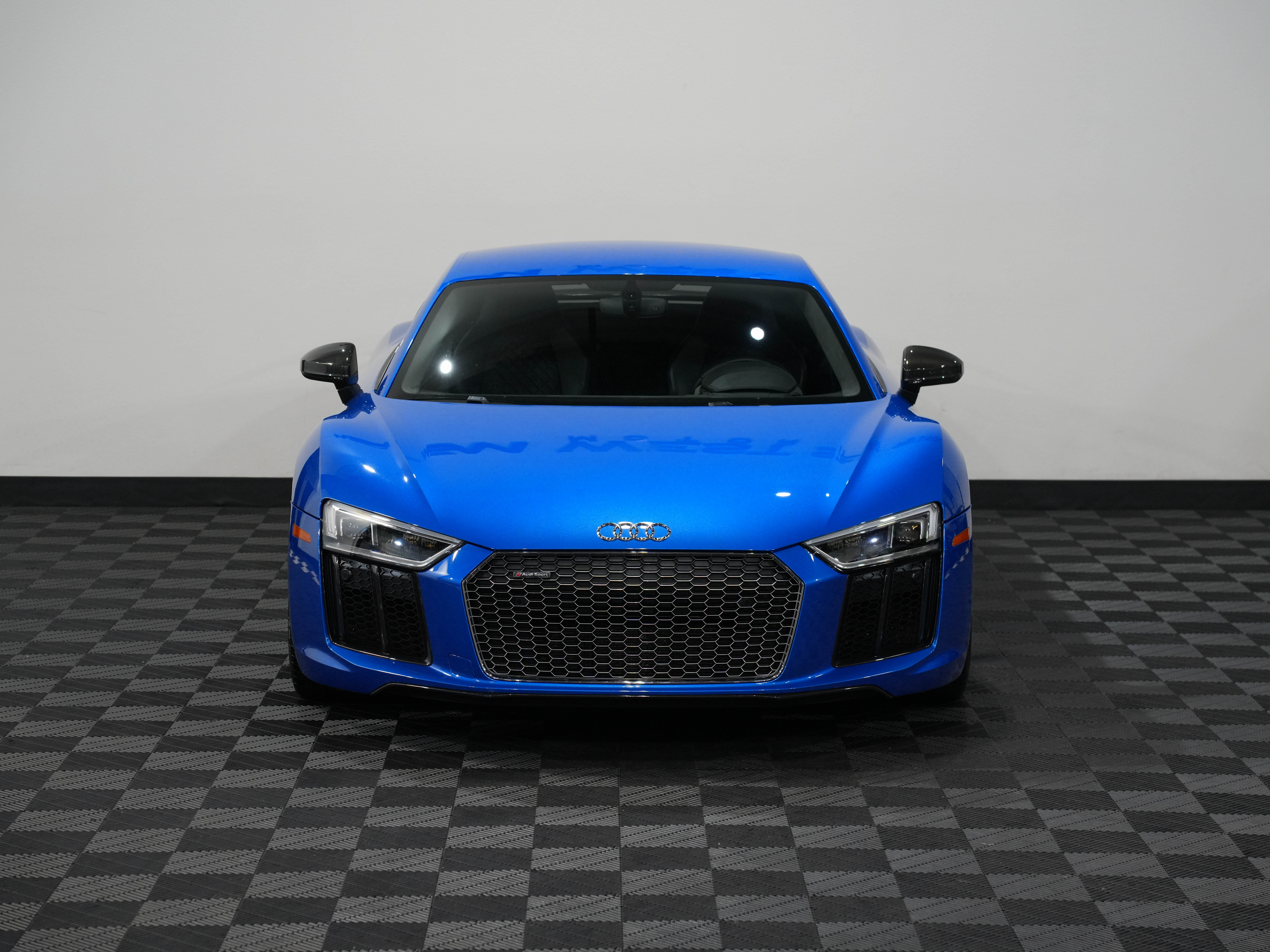 BLUE, 2018 AUDI R8 Image 3