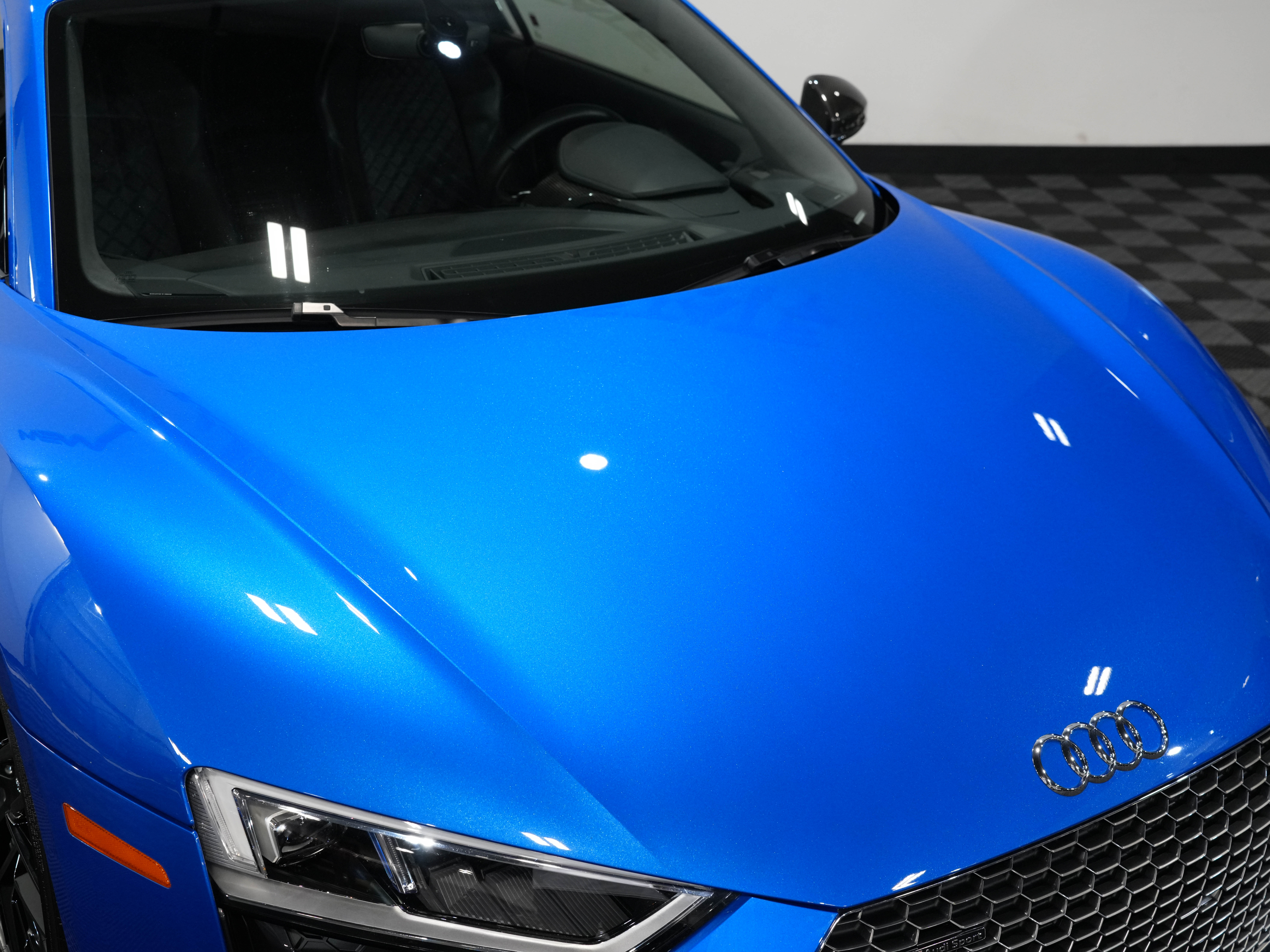 BLUE, 2018 AUDI R8 Image 12