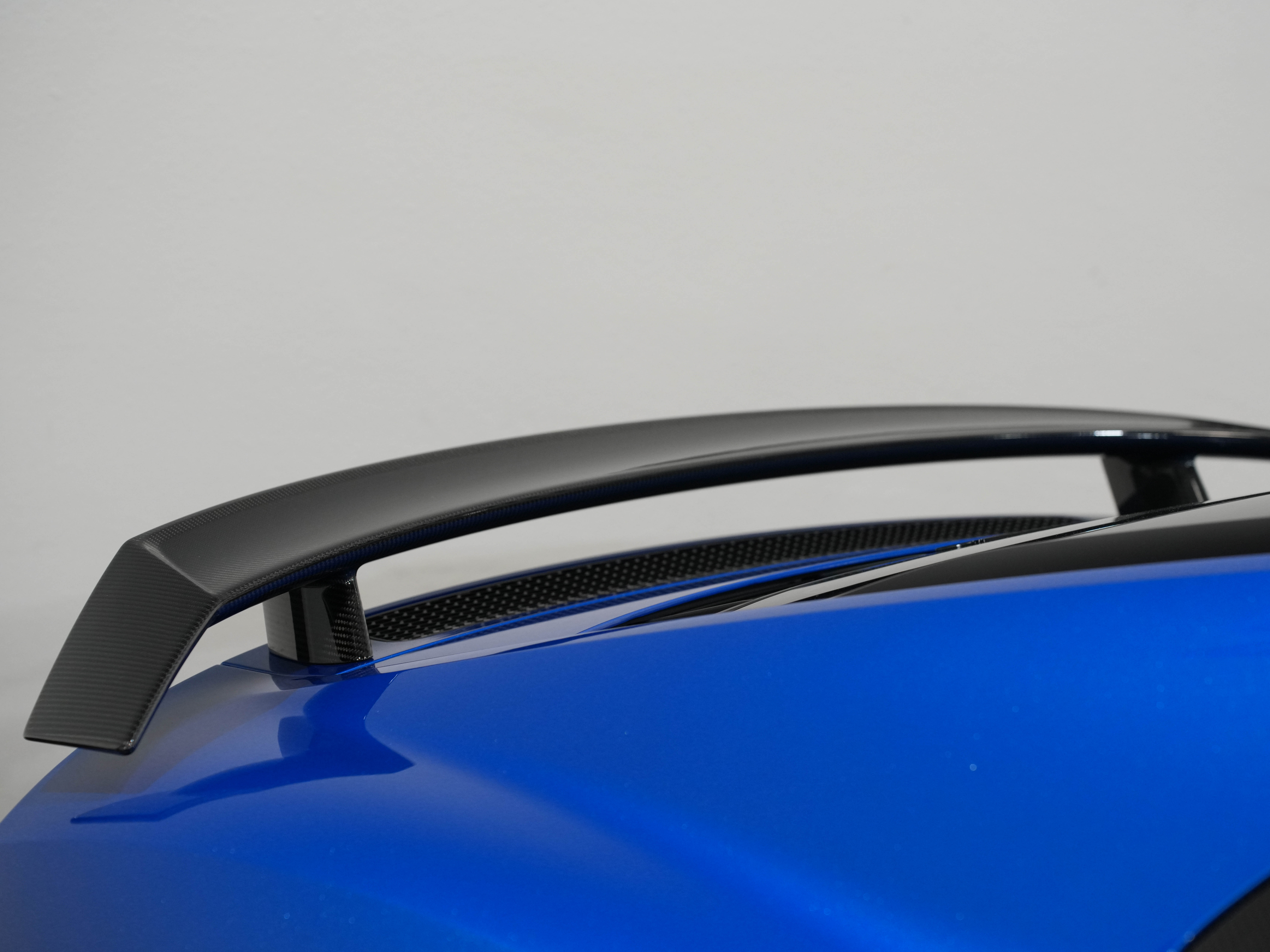 BLUE, 2018 AUDI R8 Image 15