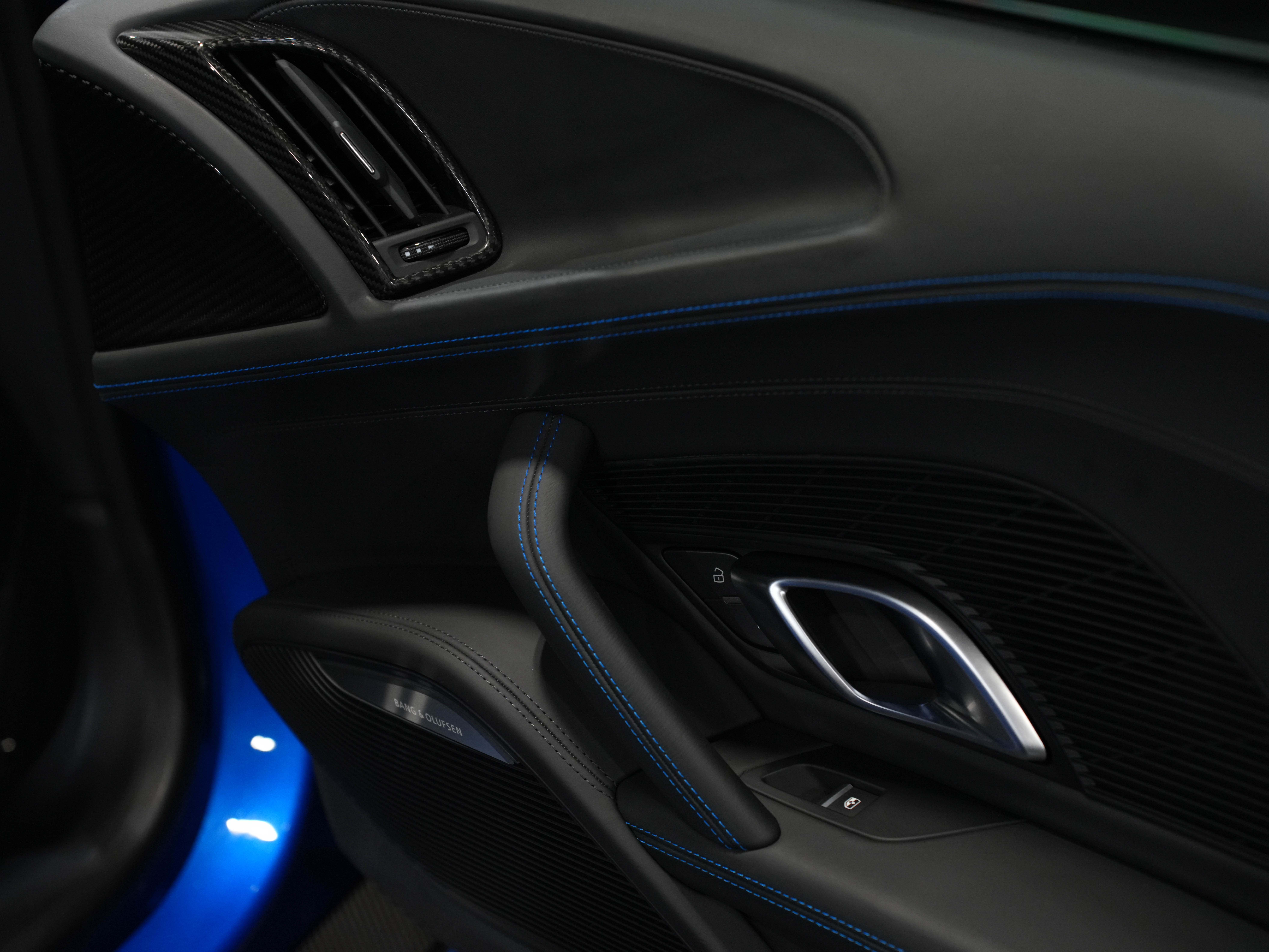 BLUE, 2018 AUDI R8 Image 25