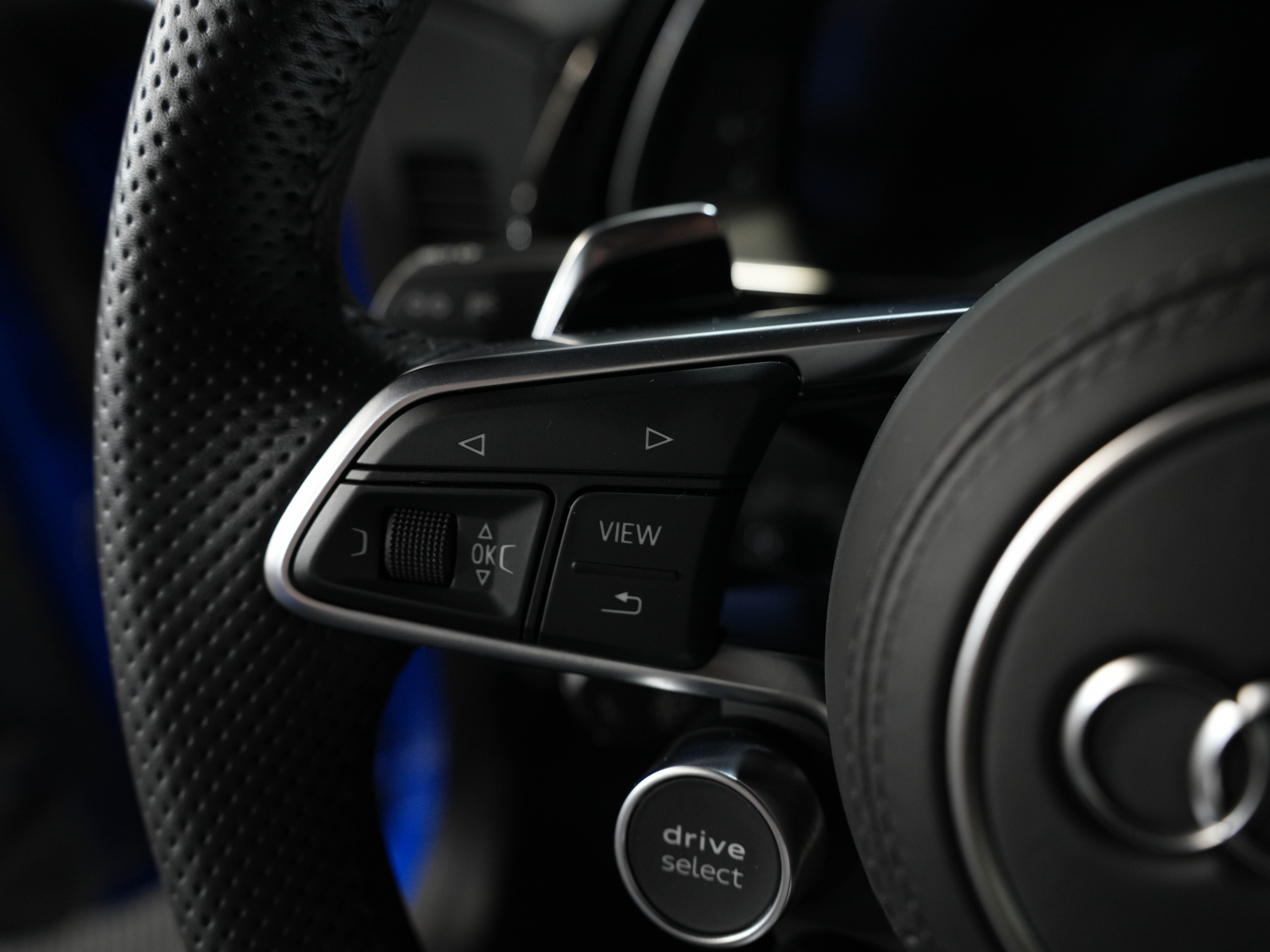 BLUE, 2018 AUDI R8 Image 34