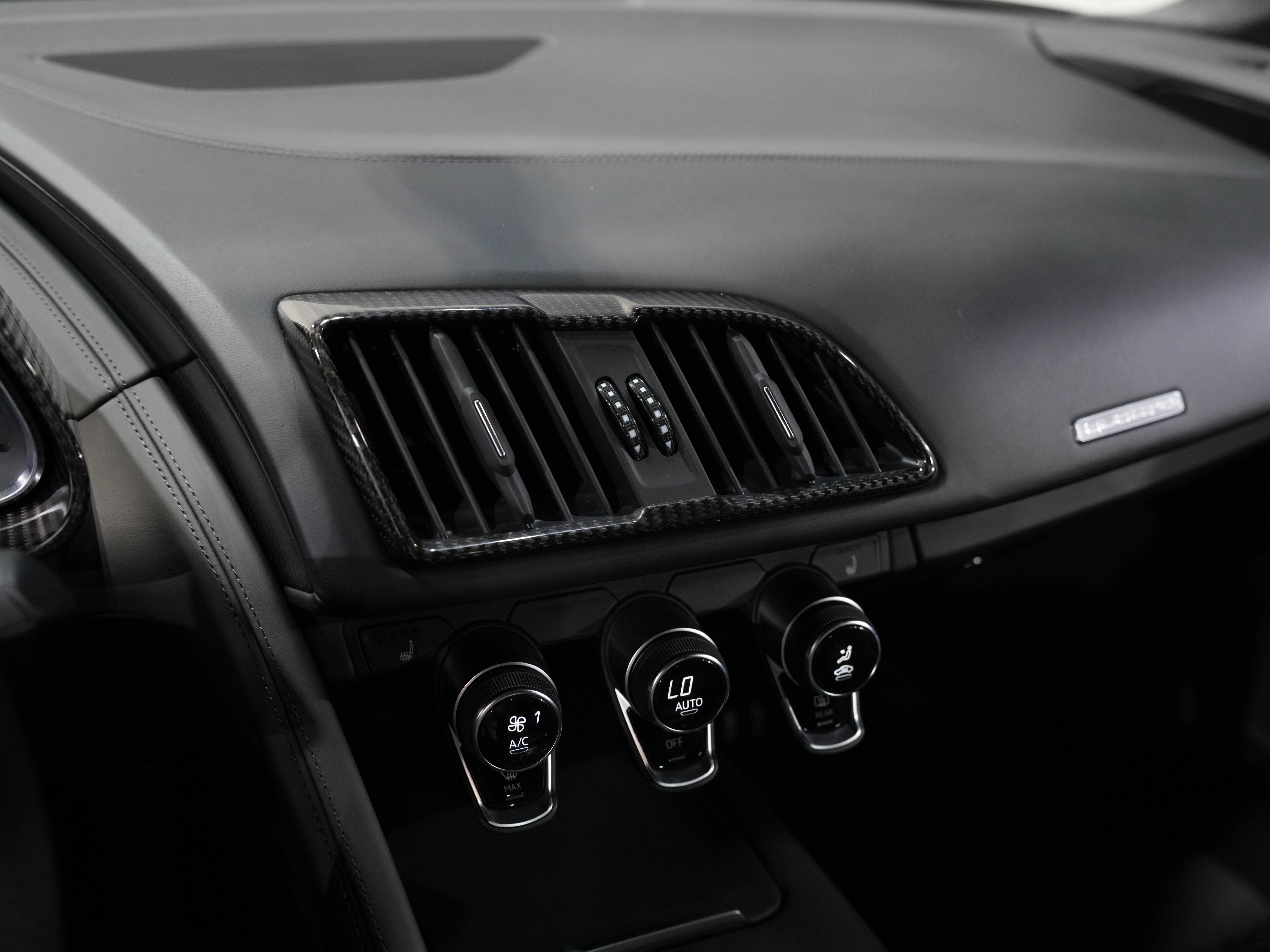 BLUE, 2018 AUDI R8 Image 38