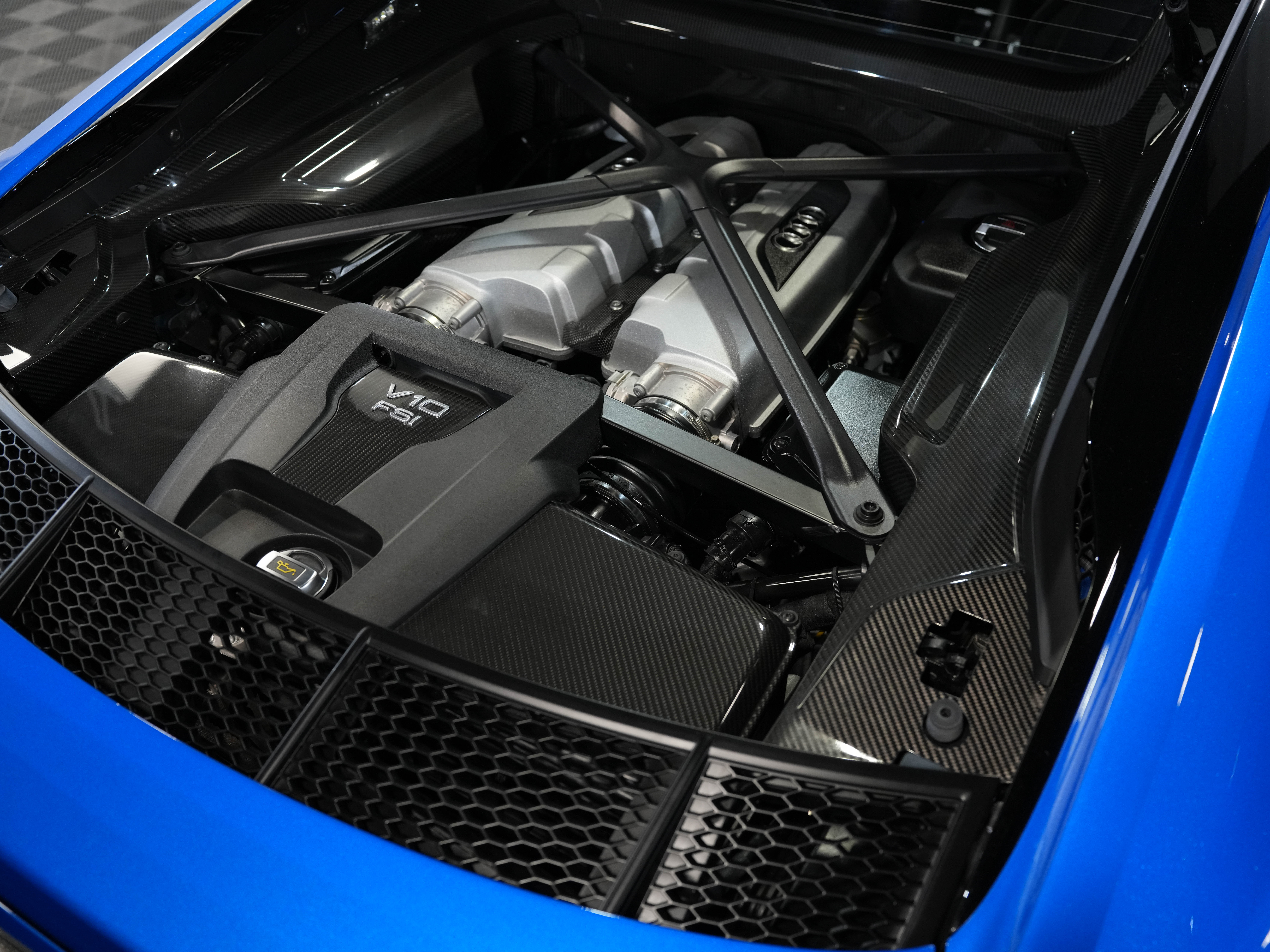 BLUE, 2018 AUDI R8 Image 47