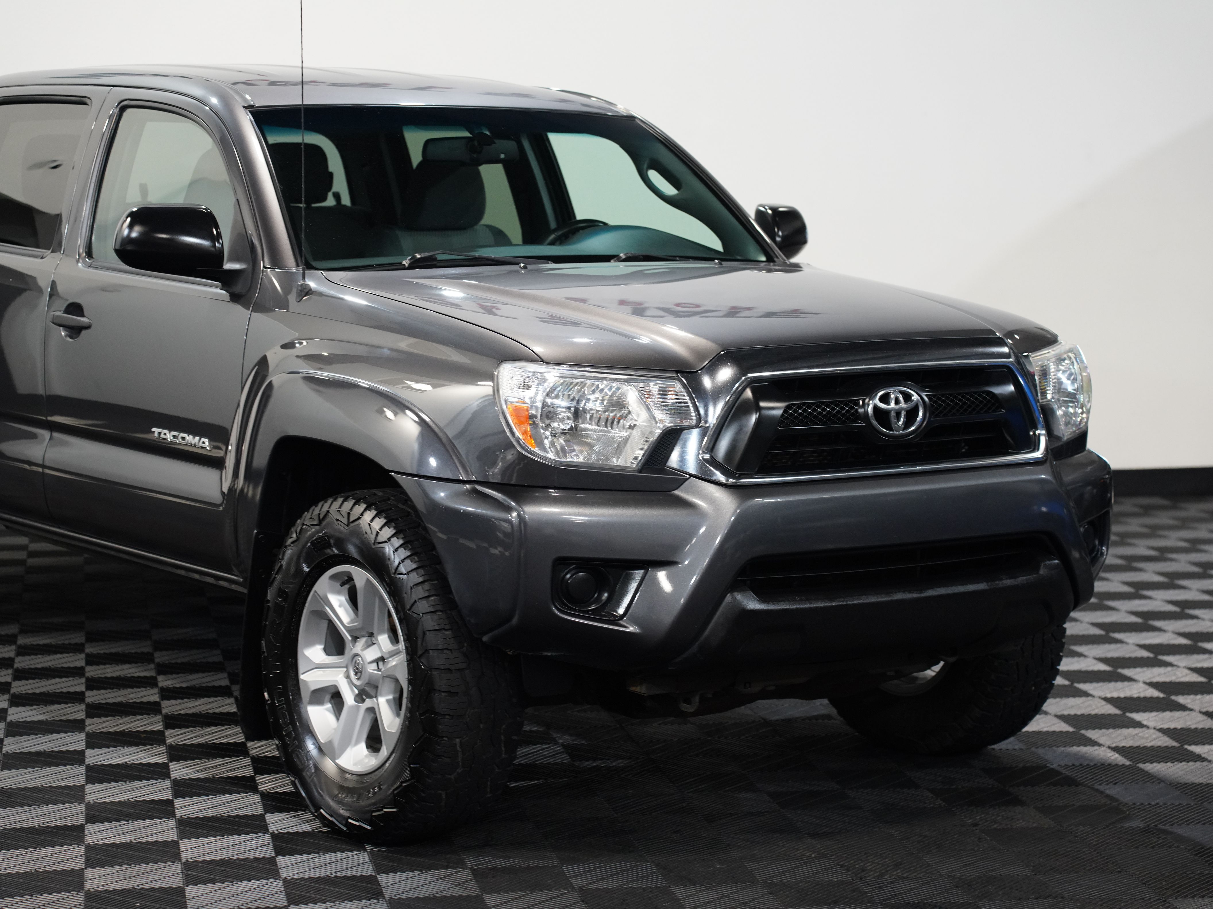 GRAY, 2013 TOYOTA TACOMA DOUBLE CAB Image 9