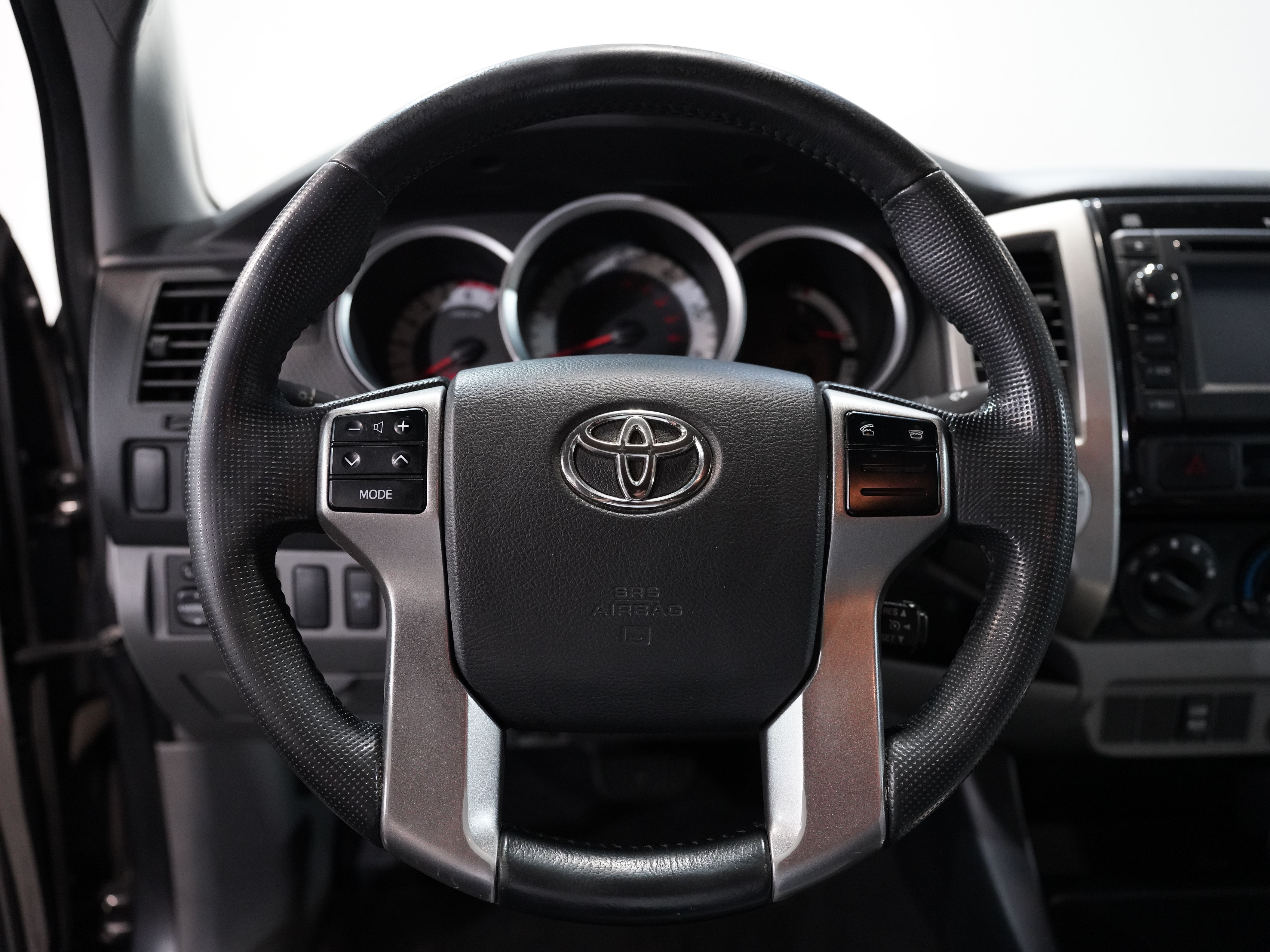 GRAY, 2013 TOYOTA TACOMA DOUBLE CAB Image 39