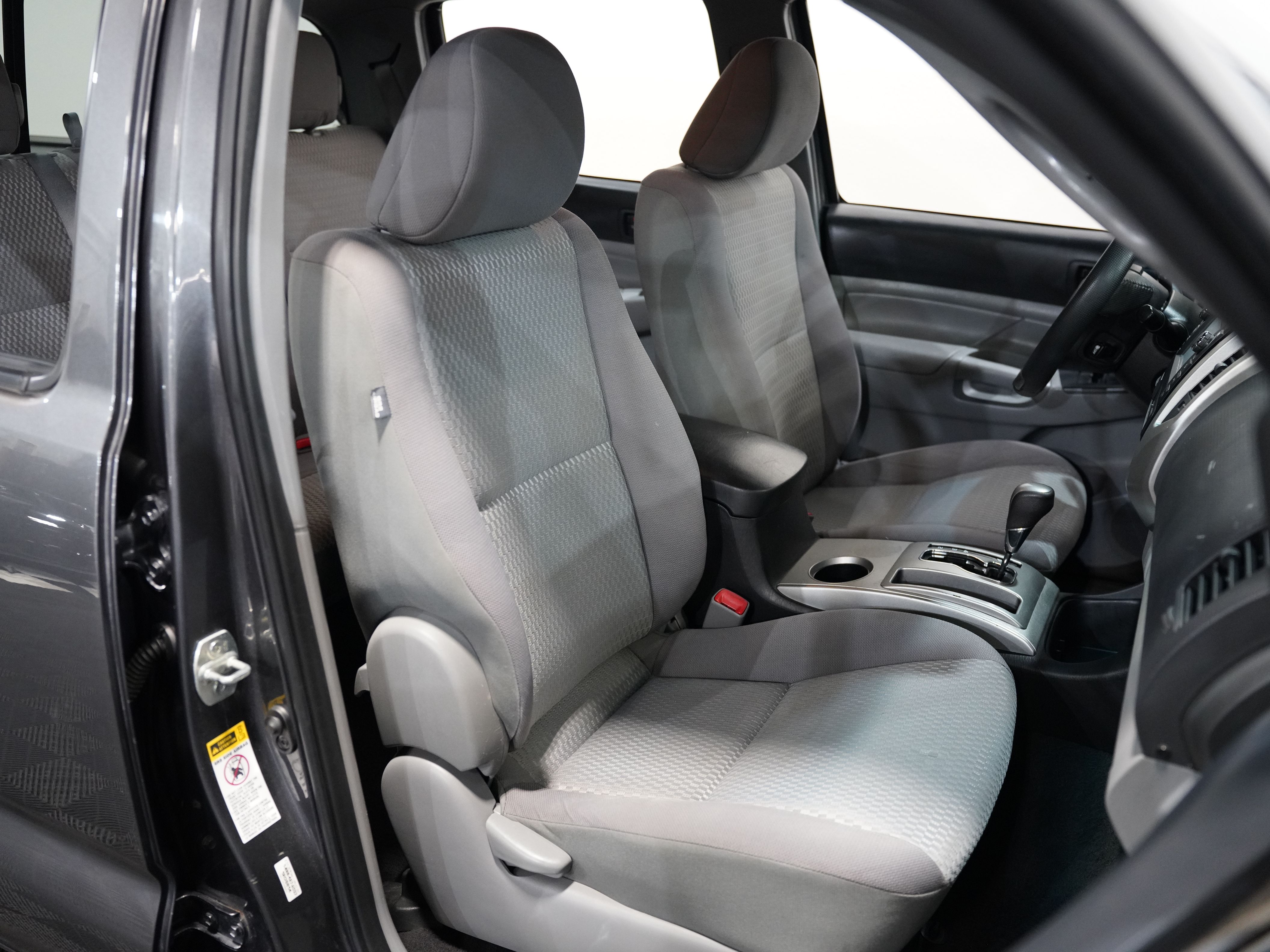 GRAY, 2013 TOYOTA TACOMA DOUBLE CAB Image 32