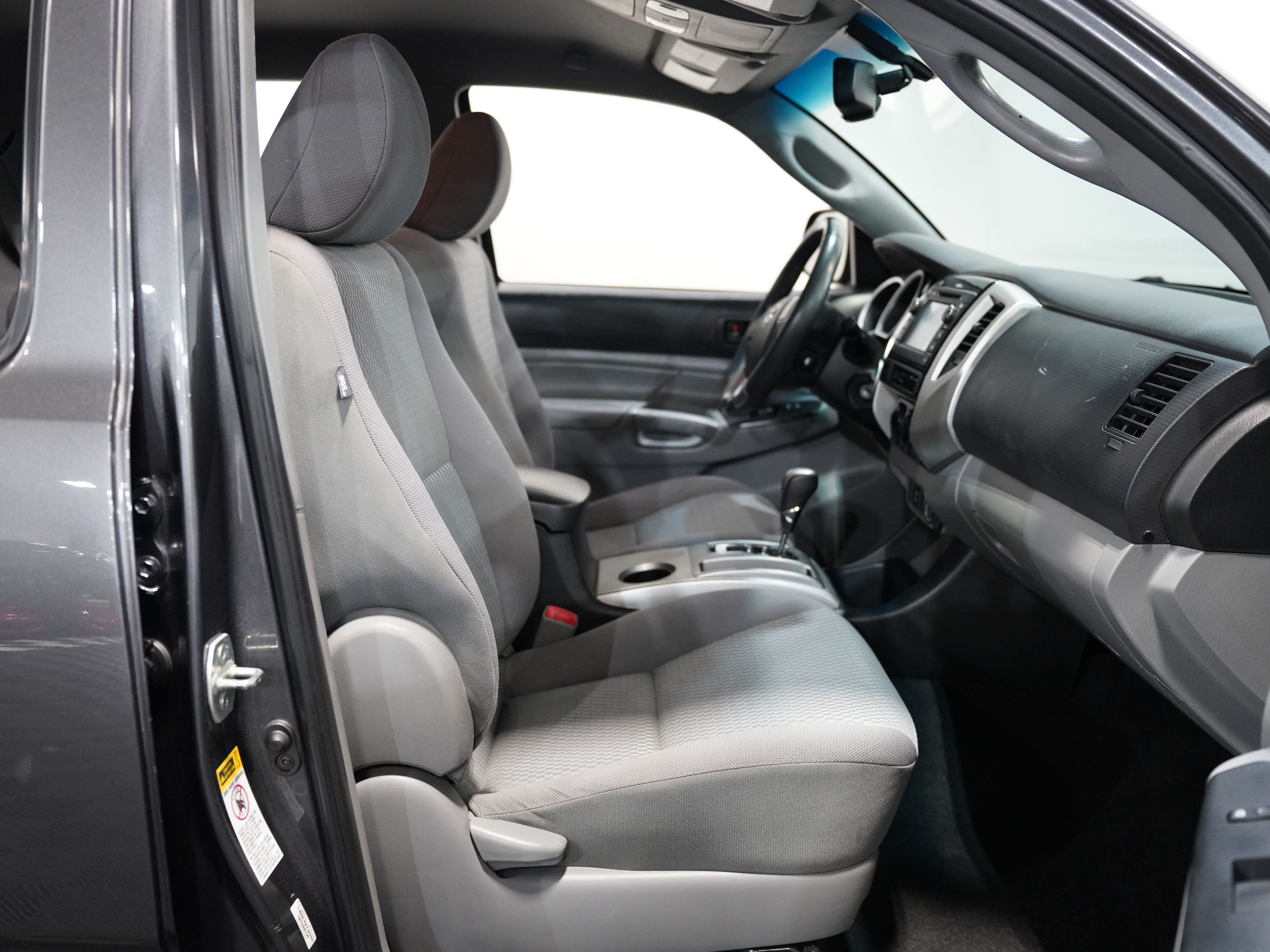 GRAY, 2013 TOYOTA TACOMA DOUBLE CAB Image 33