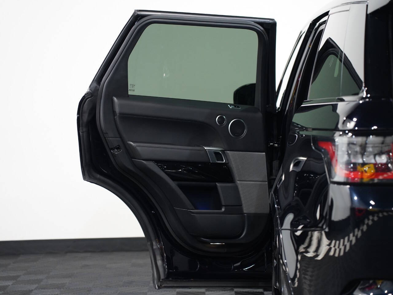 LIGURIAN BLACK W/SVO PREMIUM PALETTE BLACK ULTRA M, 2019 LAND ROVER RANGE ROVER SPORT Image 28