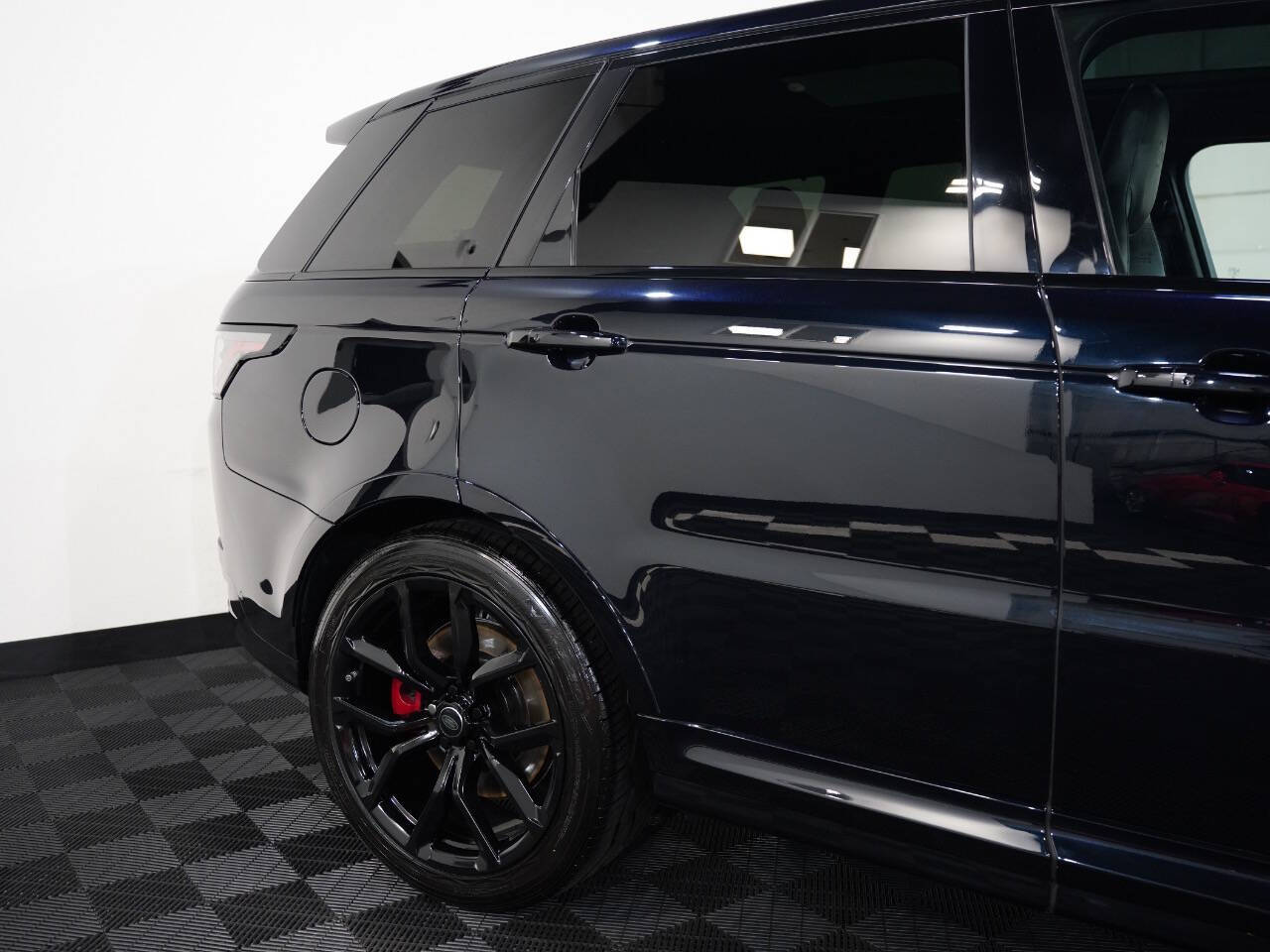 LIGURIAN BLACK W/SVO PREMIUM PALETTE BLACK ULTRA M, 2019 LAND ROVER RANGE ROVER SPORT Image 16