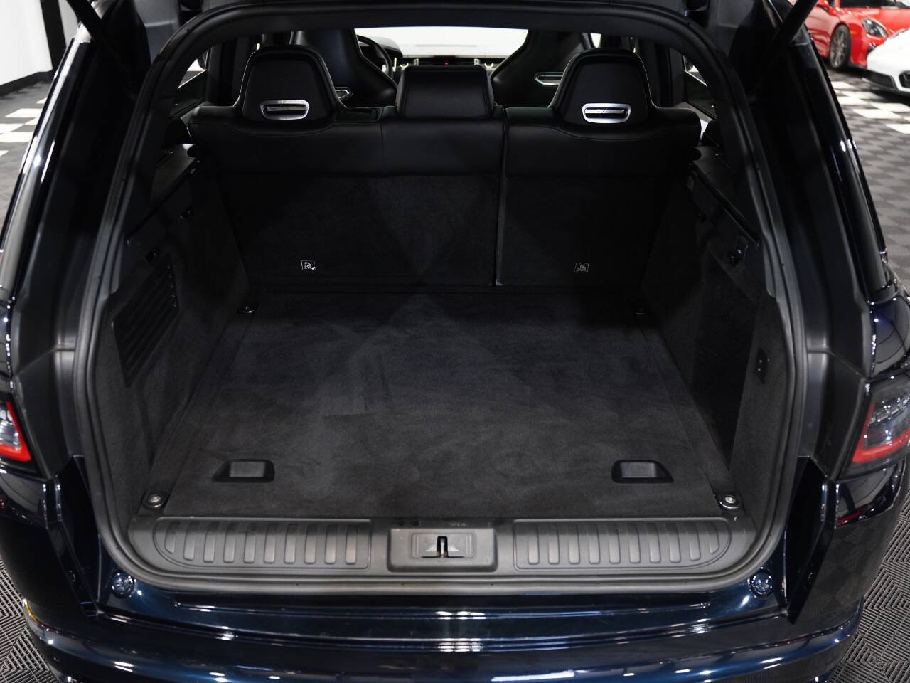 LIGURIAN BLACK W/SVO PREMIUM PALETTE BLACK ULTRA M, 2019 LAND ROVER RANGE ROVER SPORT Image 58