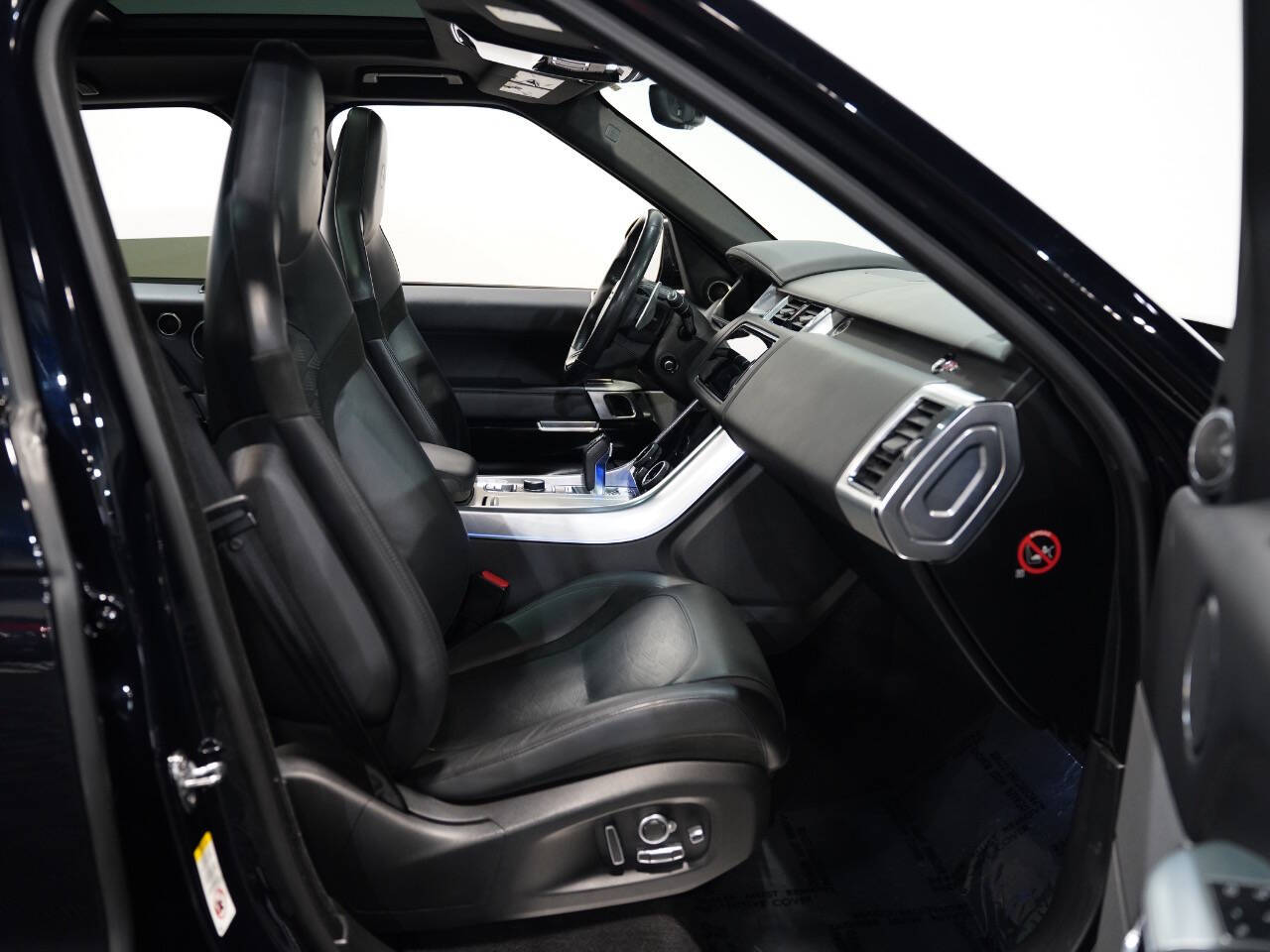LIGURIAN BLACK W/SVO PREMIUM PALETTE BLACK ULTRA M, 2019 LAND ROVER RANGE ROVER SPORT Image 36
