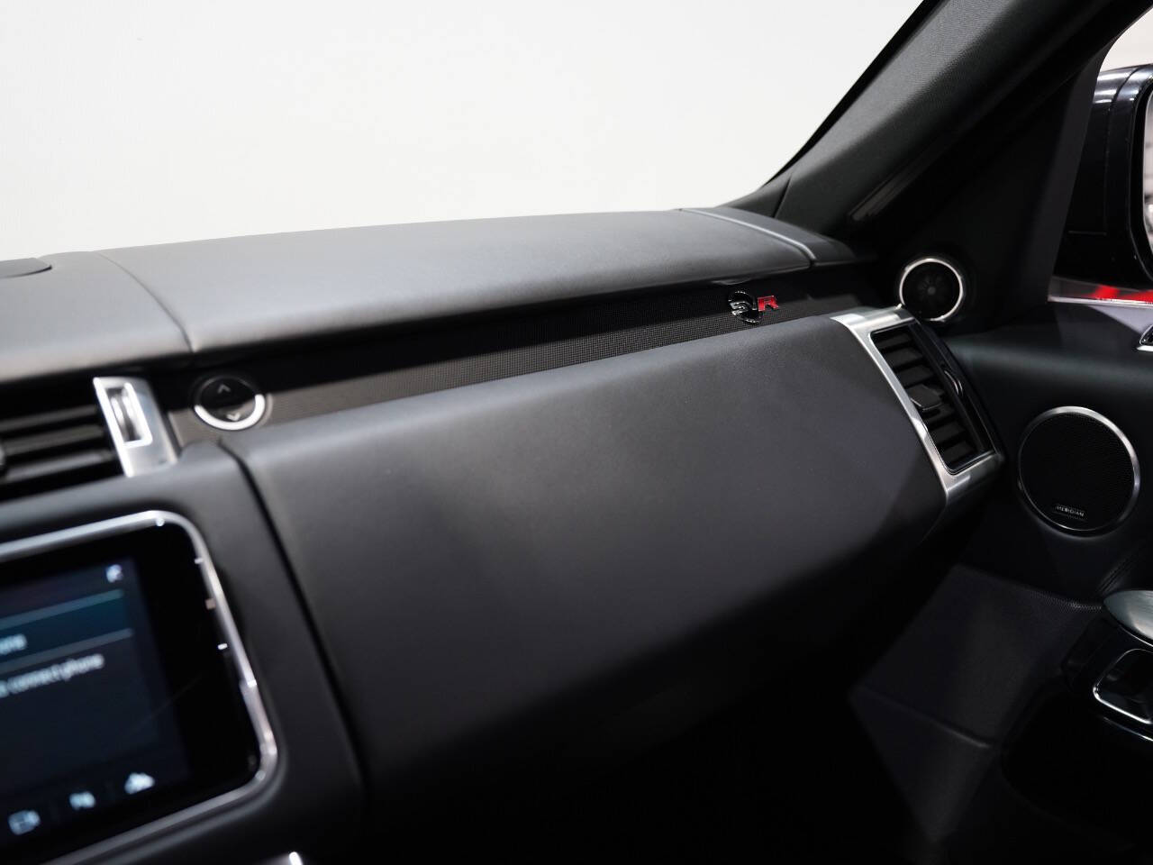 LIGURIAN BLACK W/SVO PREMIUM PALETTE BLACK ULTRA M, 2019 LAND ROVER RANGE ROVER SPORT Image 51